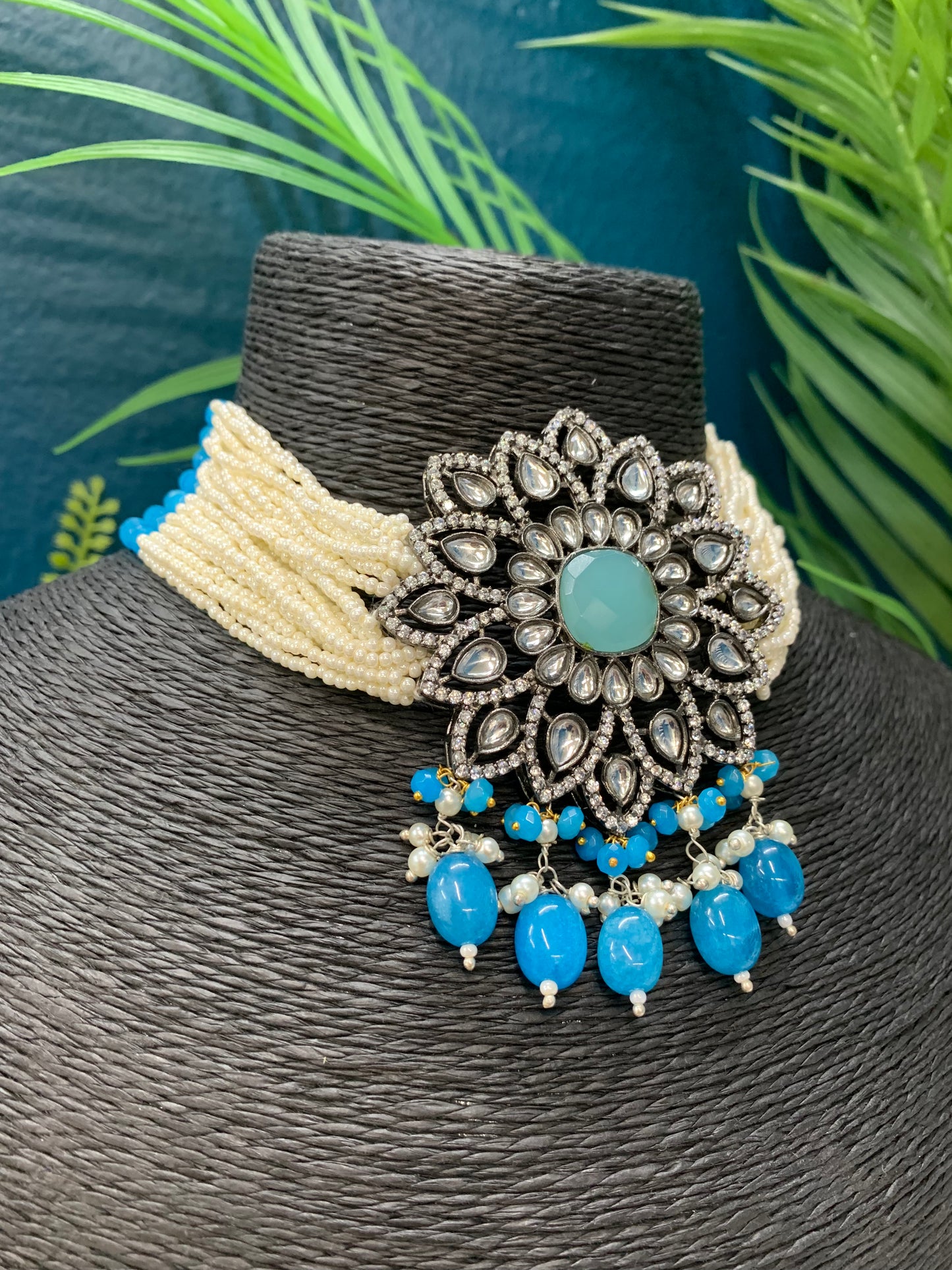 Preeto kundan choker necklace with matching studs