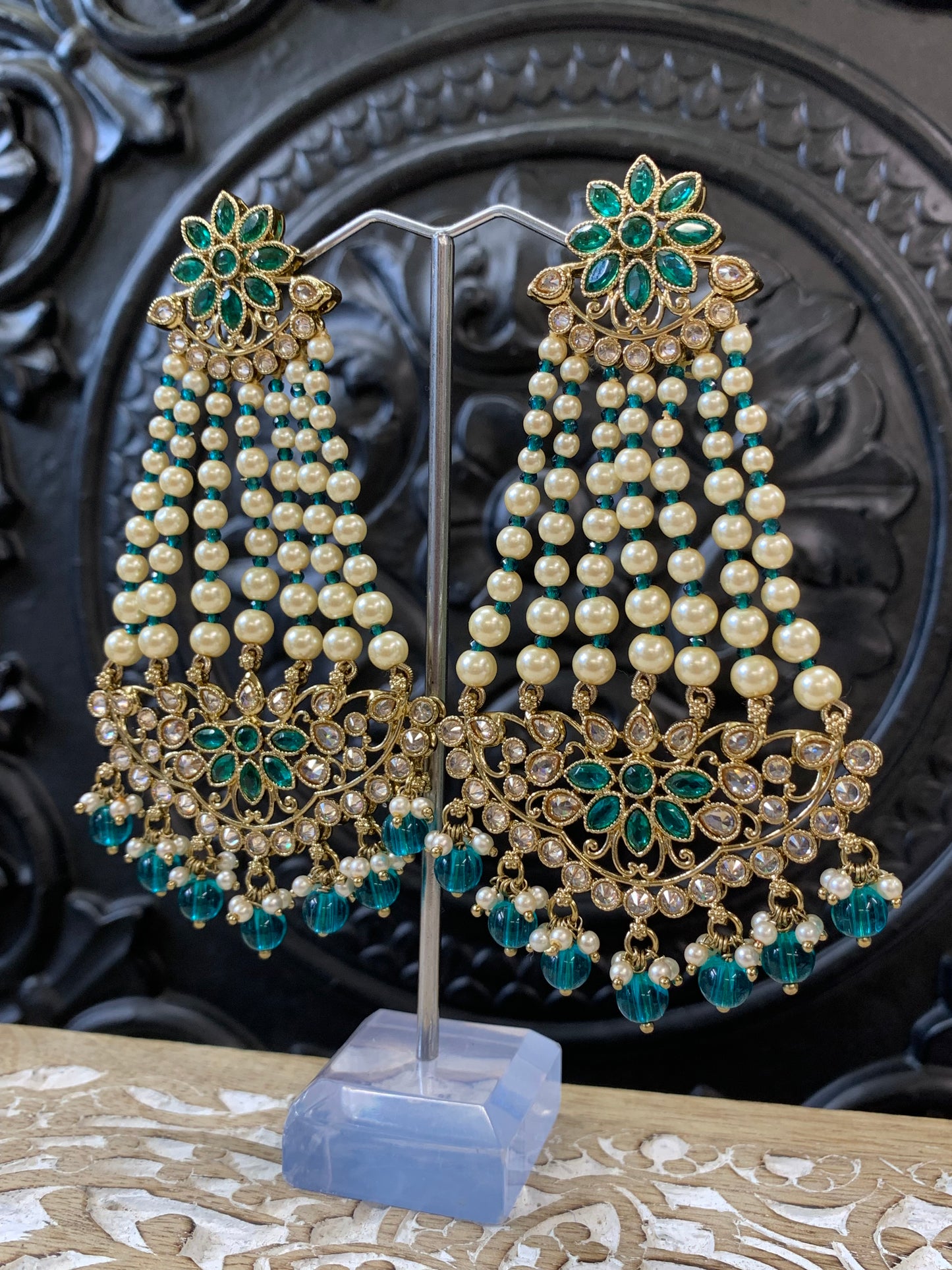 Savana polki fashion statement earring teal green pearl/ gold