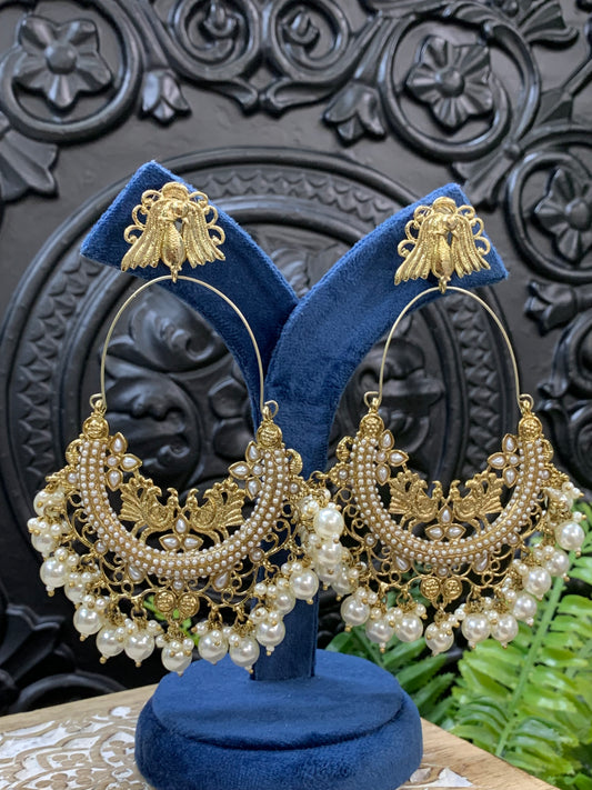 Sue fashion statement Chandbali earring