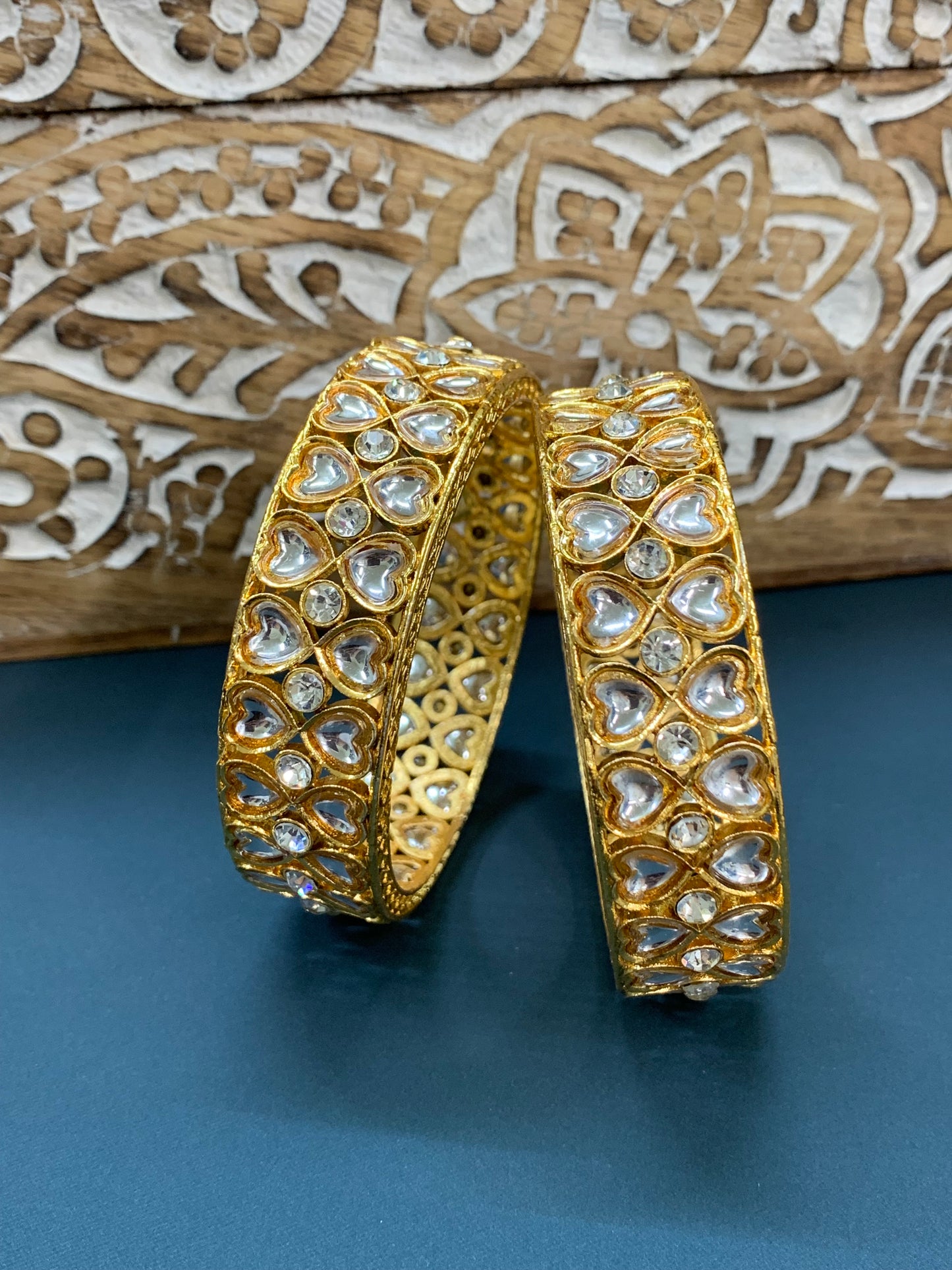 Nikhila kundan heart bangle bangle