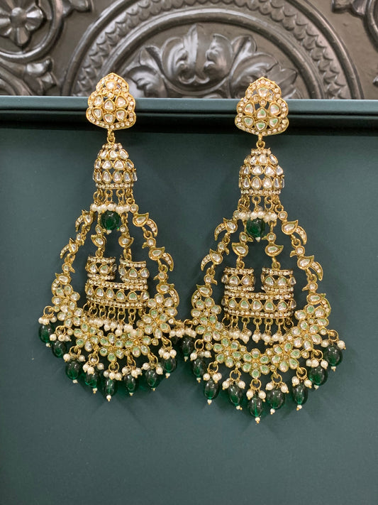 Nicole kundan fashion statement earring set gold/emerald green