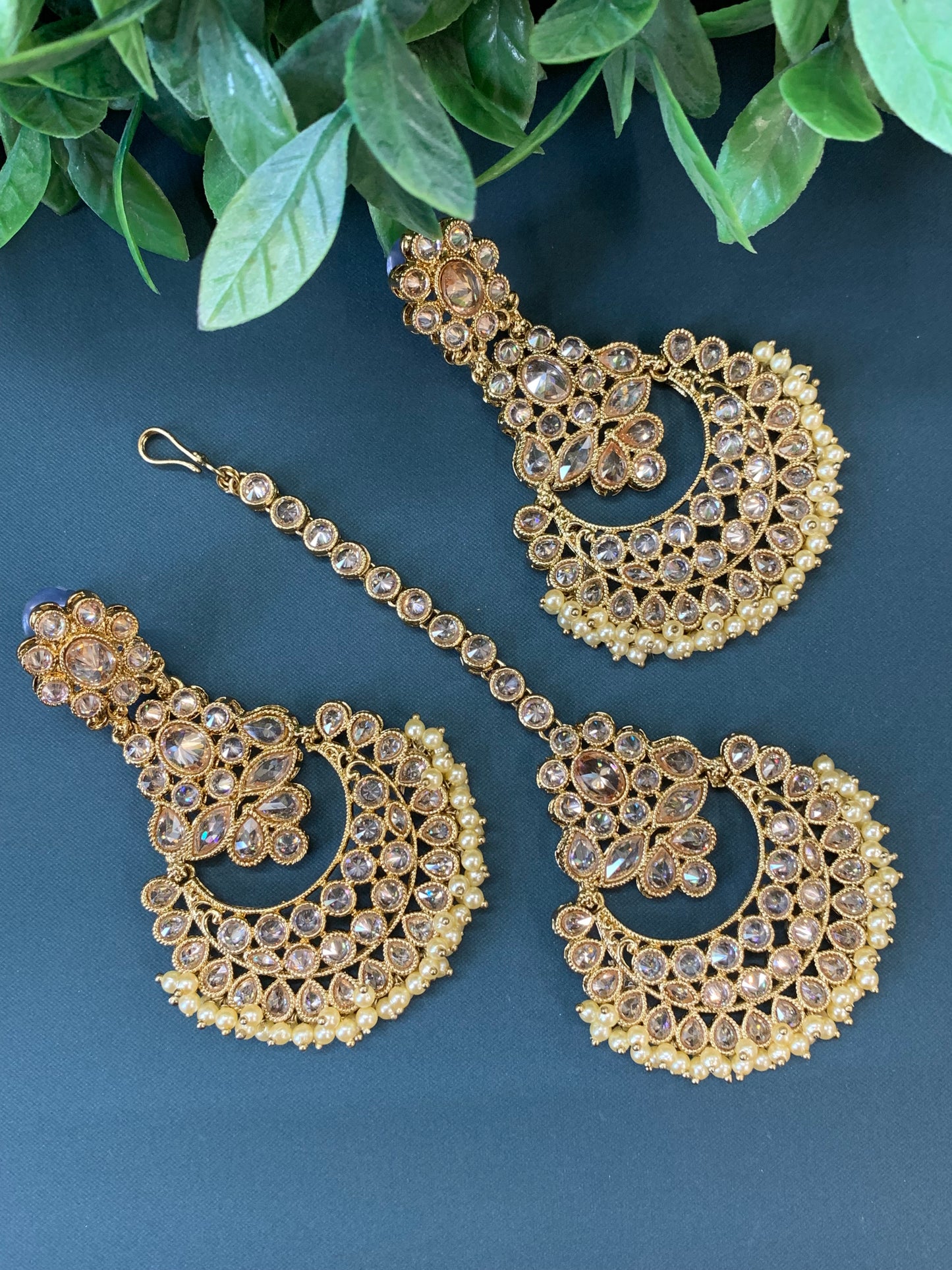 Erin reverse popki tikka set chandbali style pearl / white