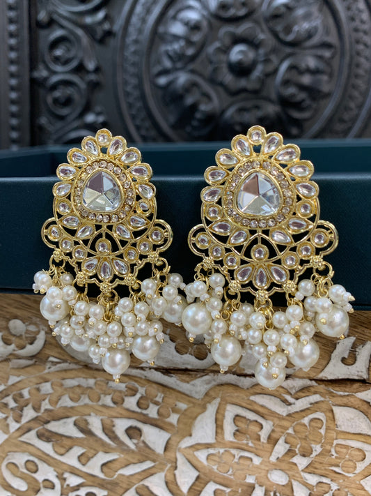 Joek gold kundan stud earring with white pearl