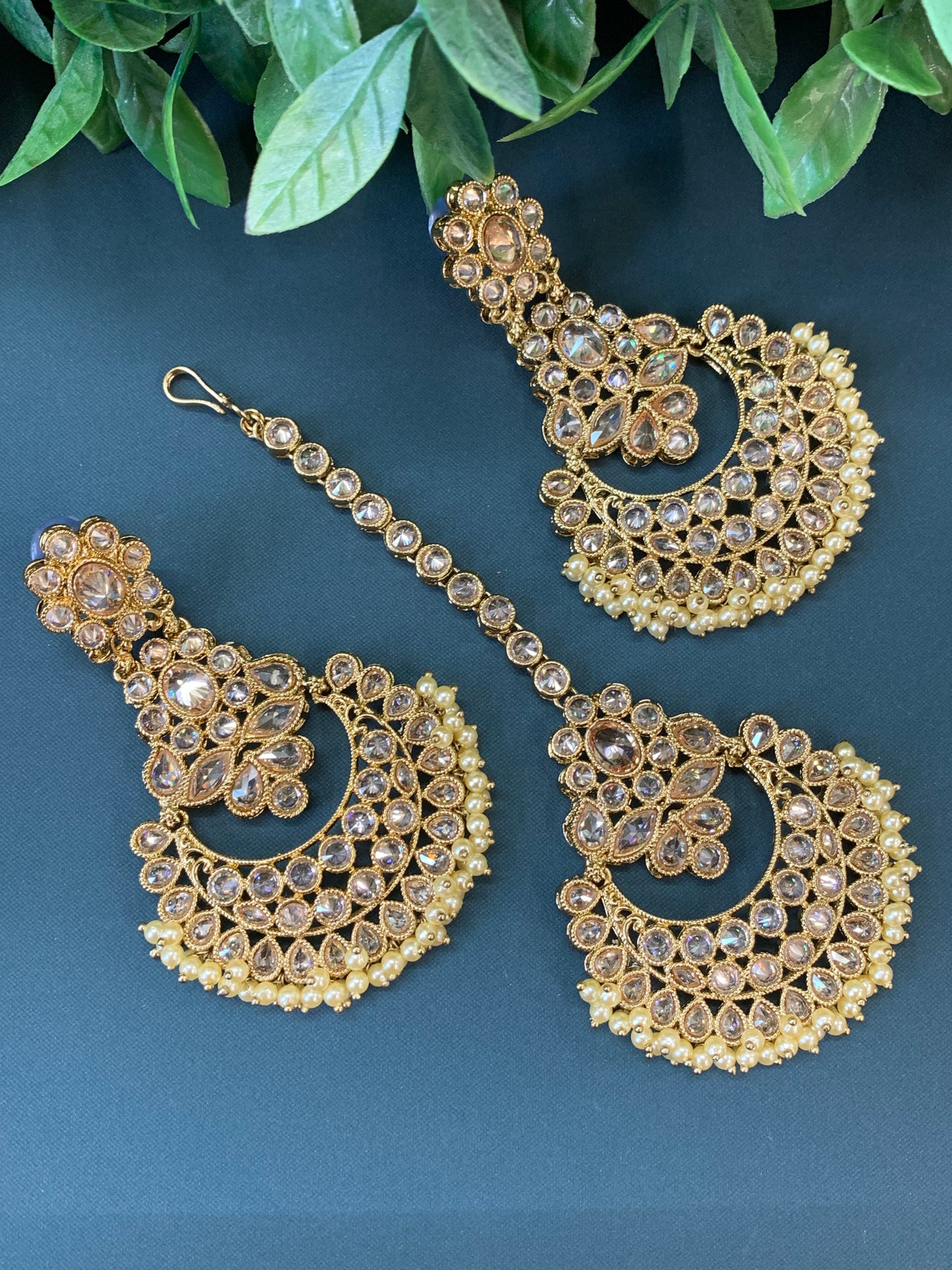 Erin reverse popki tikka set chandbali style pearl / white