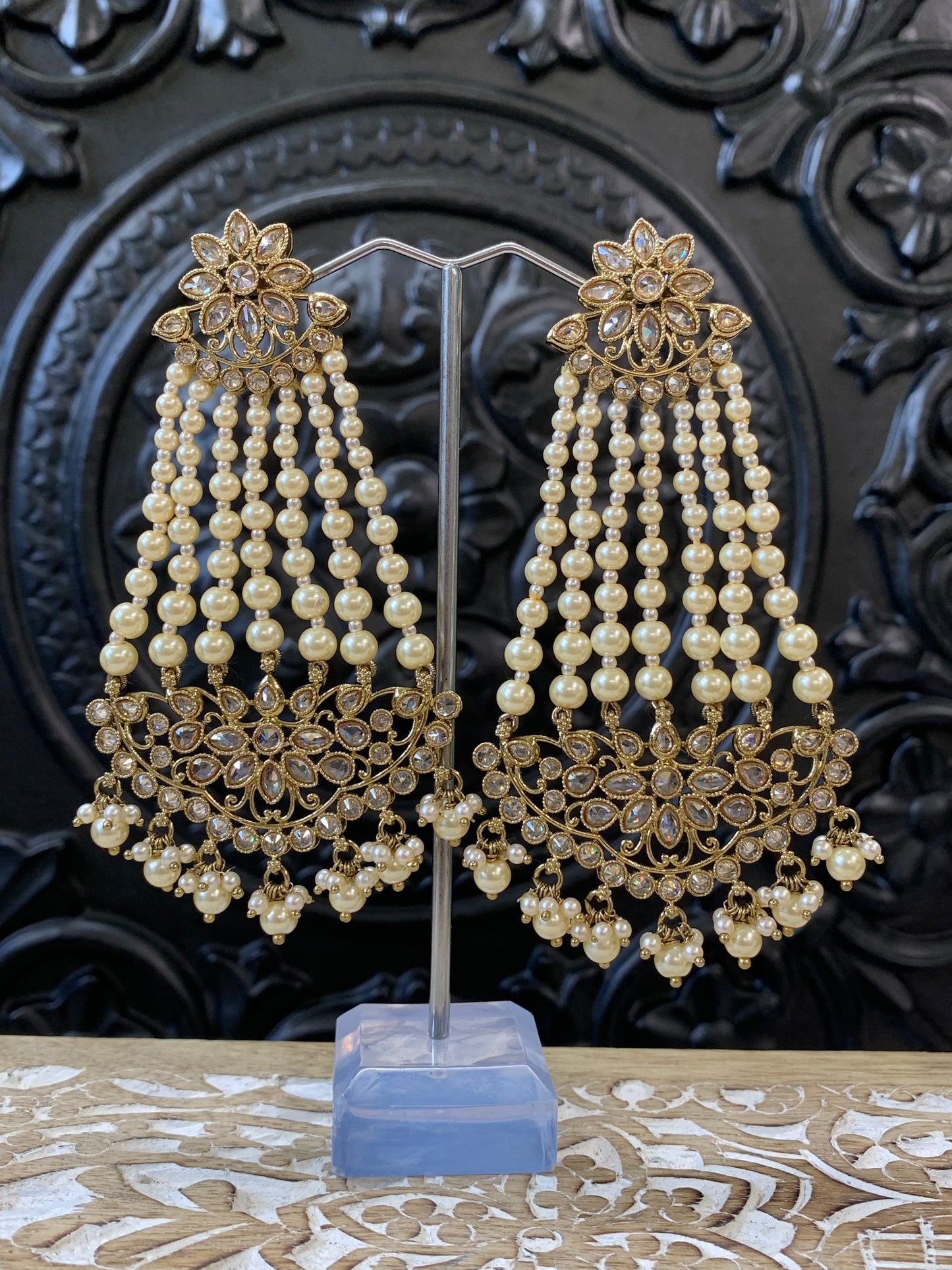 Savana polki fashion statement earring pearl/ gold