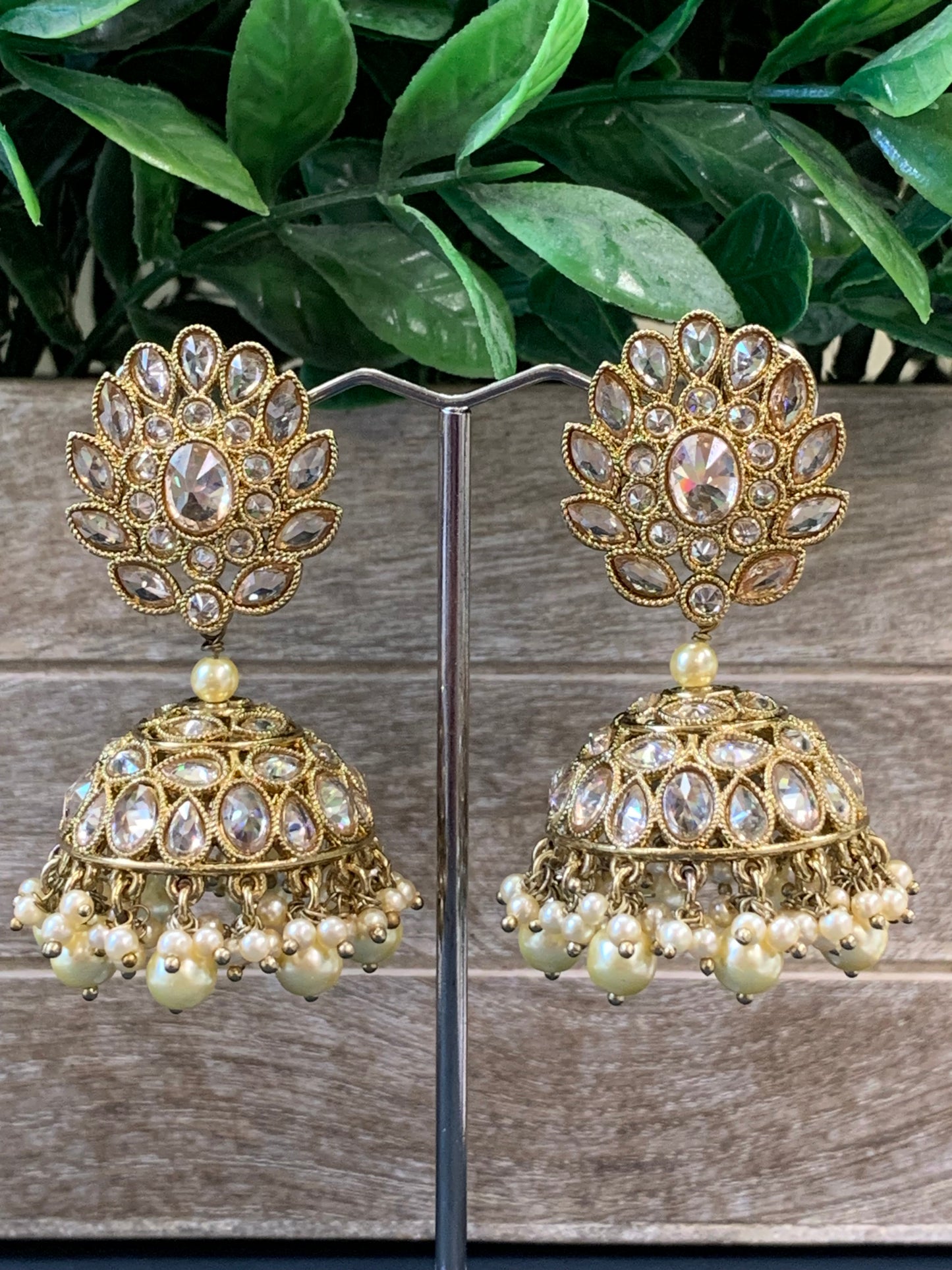 Maggi mini /chotu sa polki jhumki/ jhumka earring gold /pearl