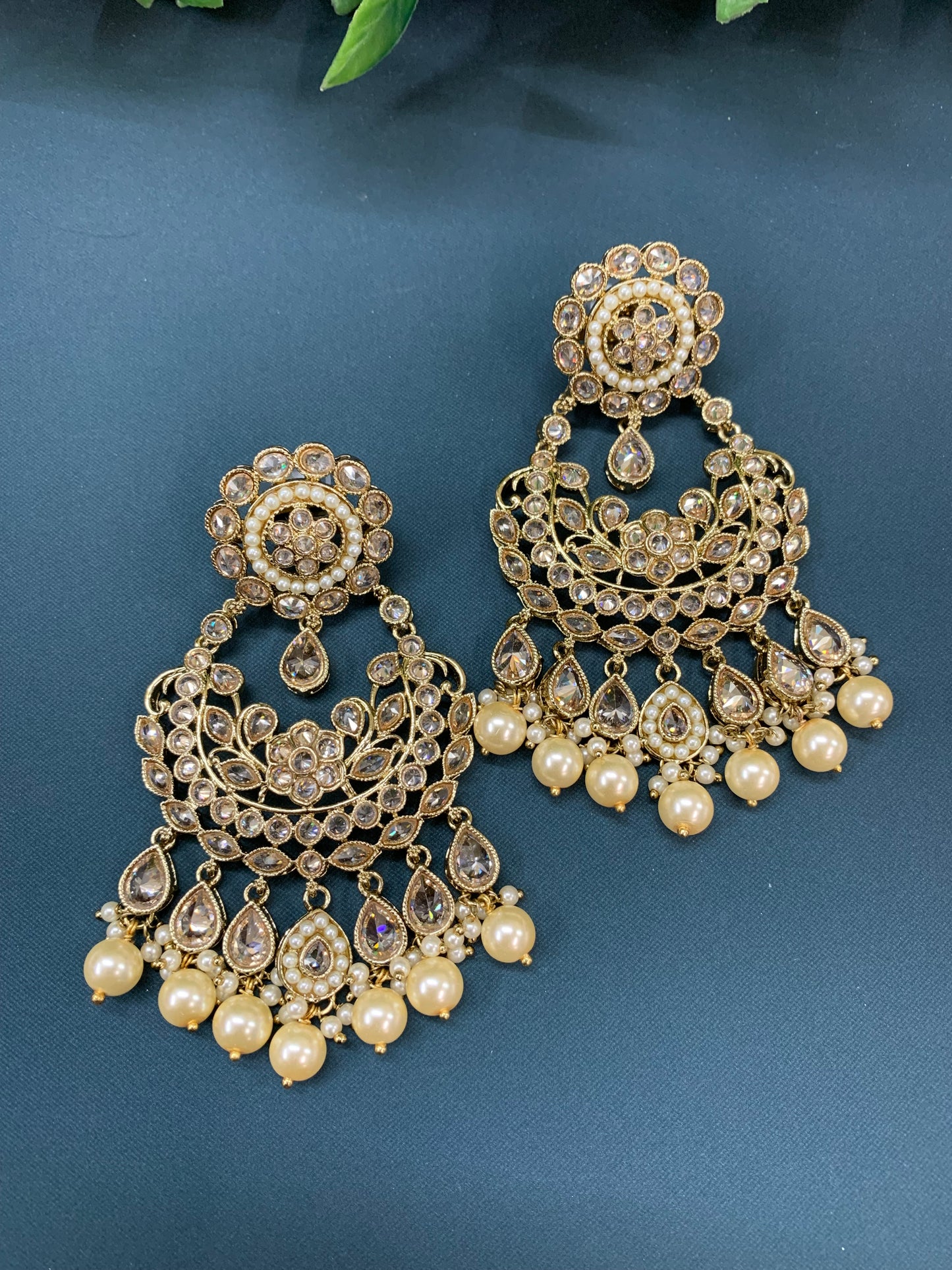 Sophia polki jhumki earring antique polk/ gold / pearl