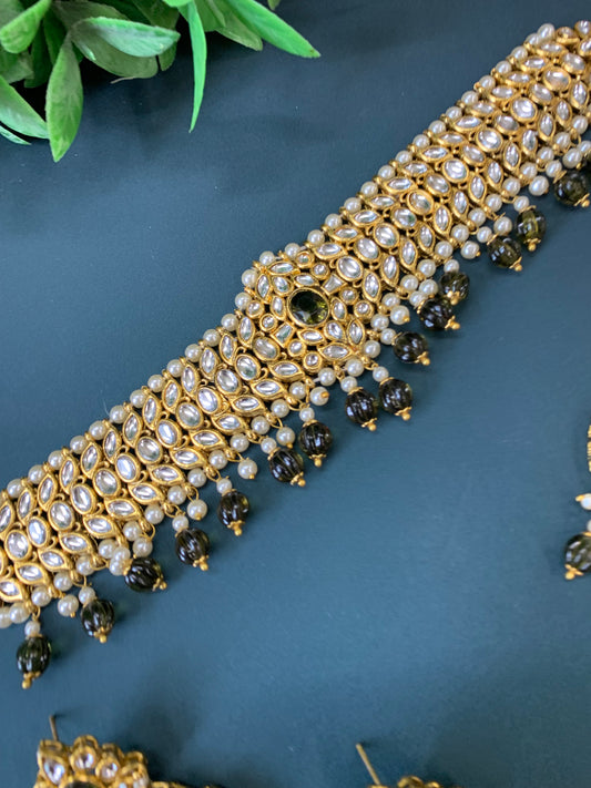 Tessa kundan choker set with matching chandbali and tikka mahendi / olive green