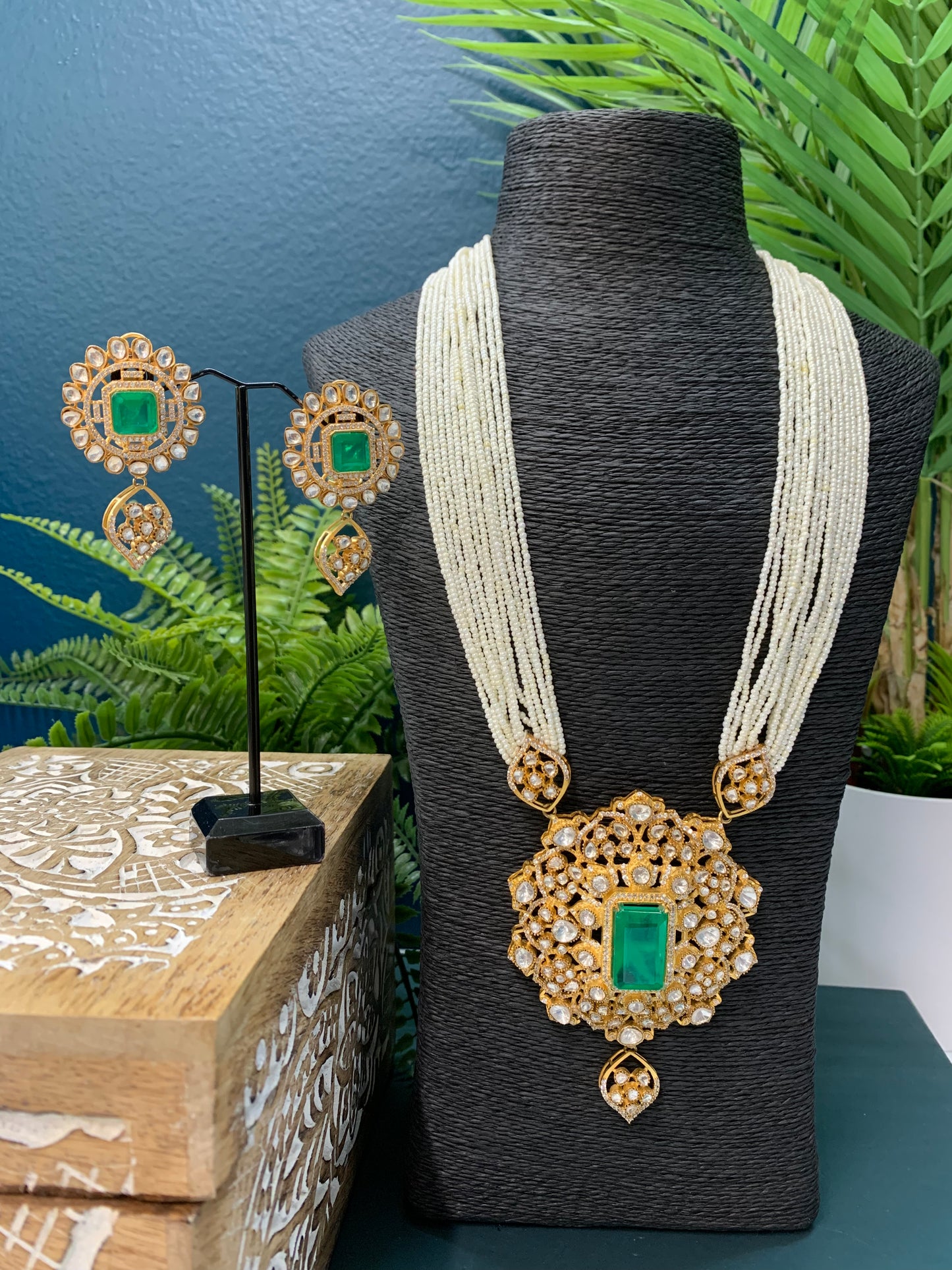 Beth gold plated moissanite kundan mala set