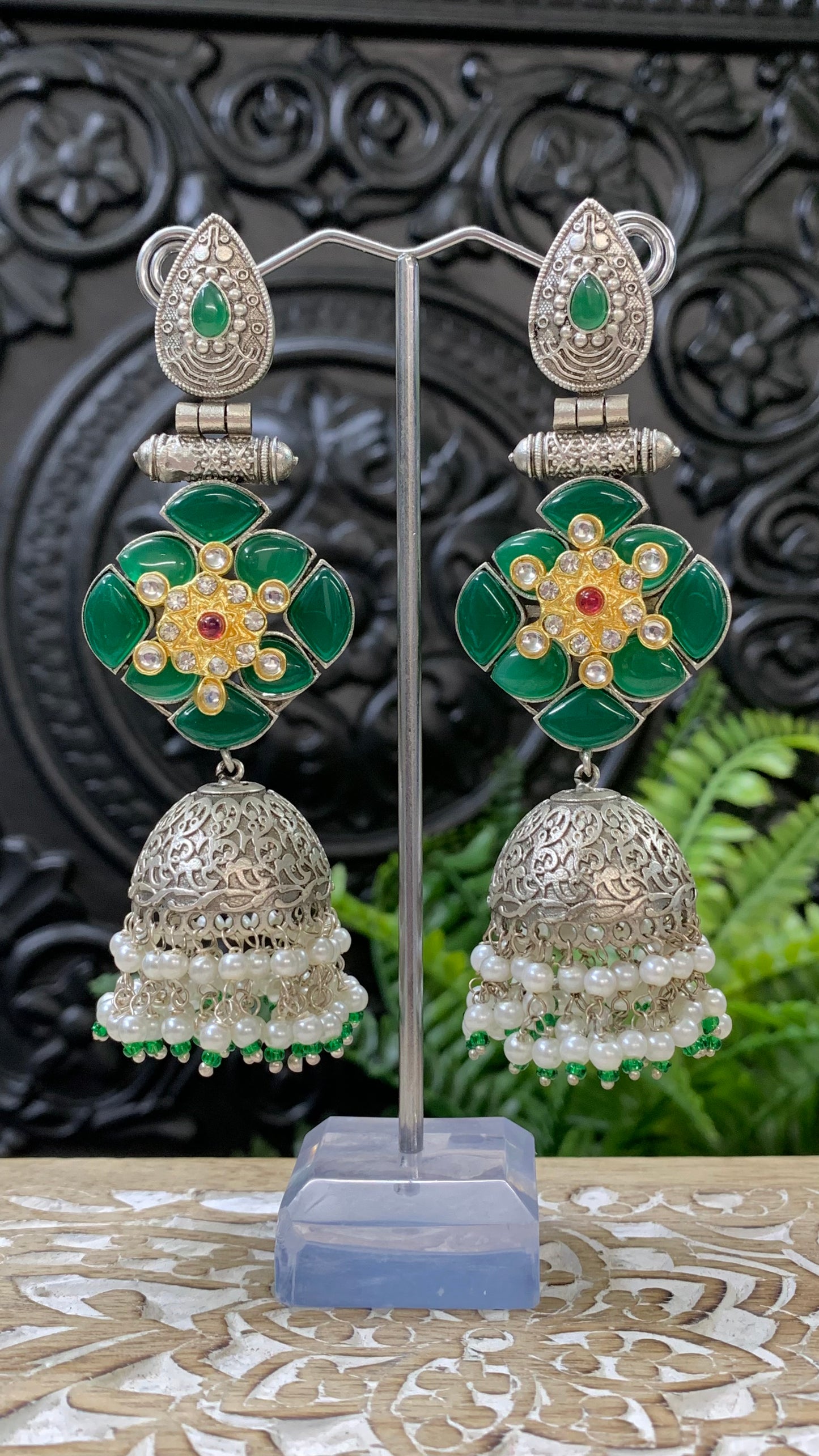 Saba oxi kundan jhumki emerged green