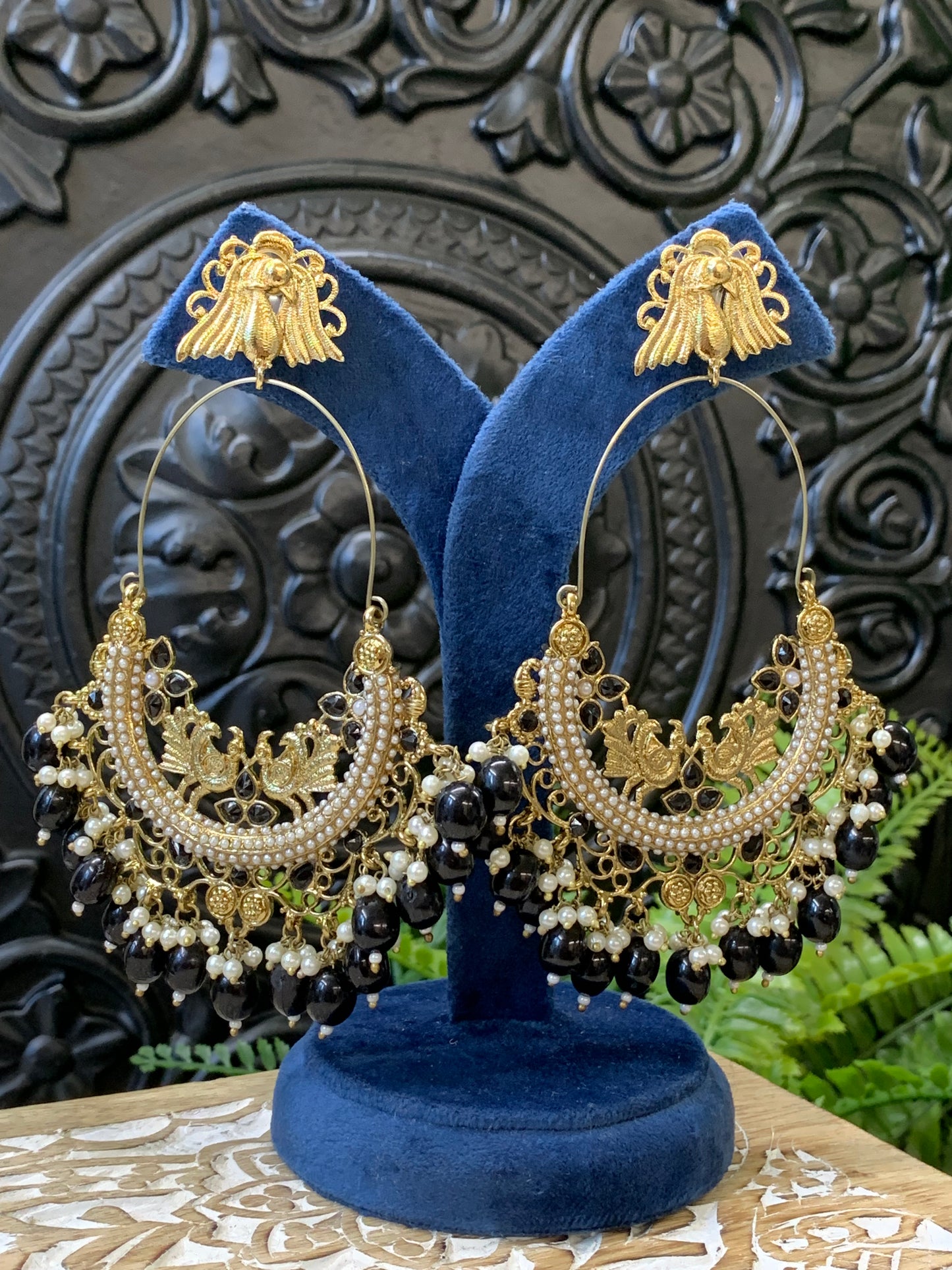 Sue fashion statement Chandbali earring black