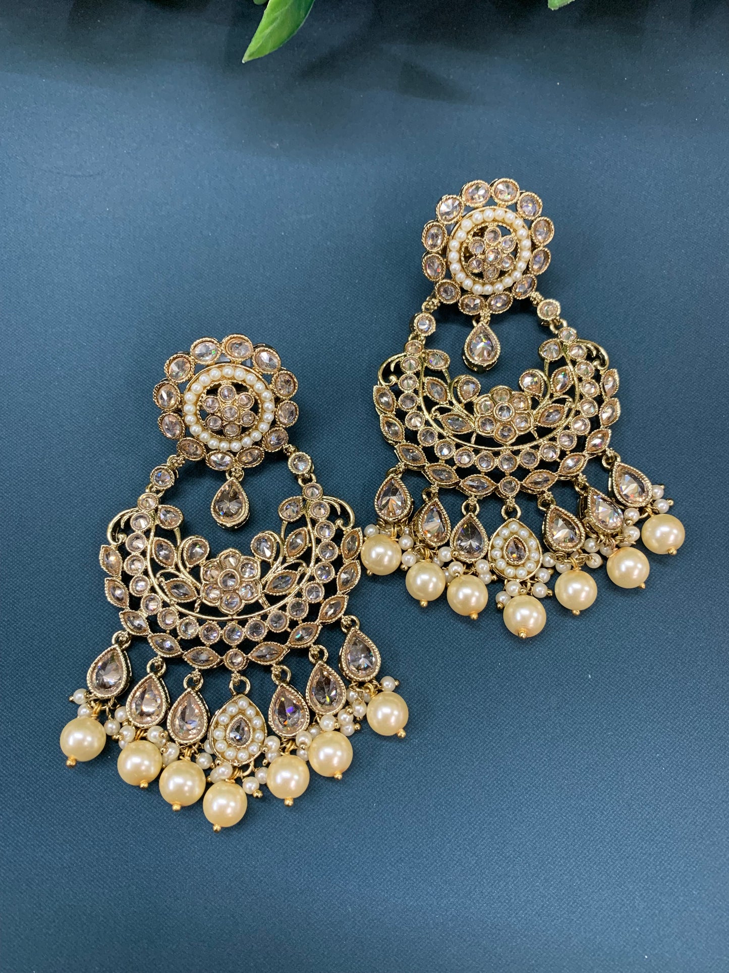 Sophia polki jhumki earring antique polk/ gold / pearl