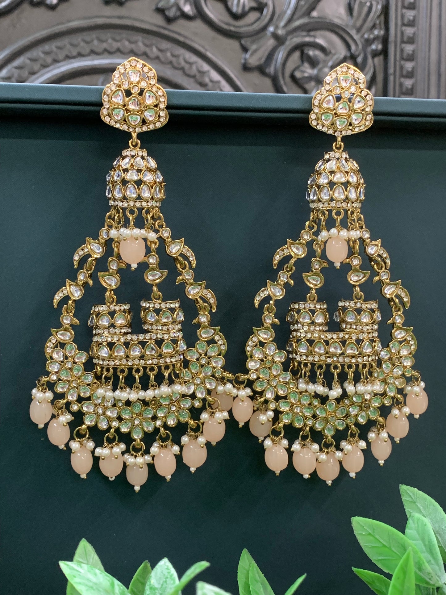 Nicole kundan fashion statement earring set gold/peach