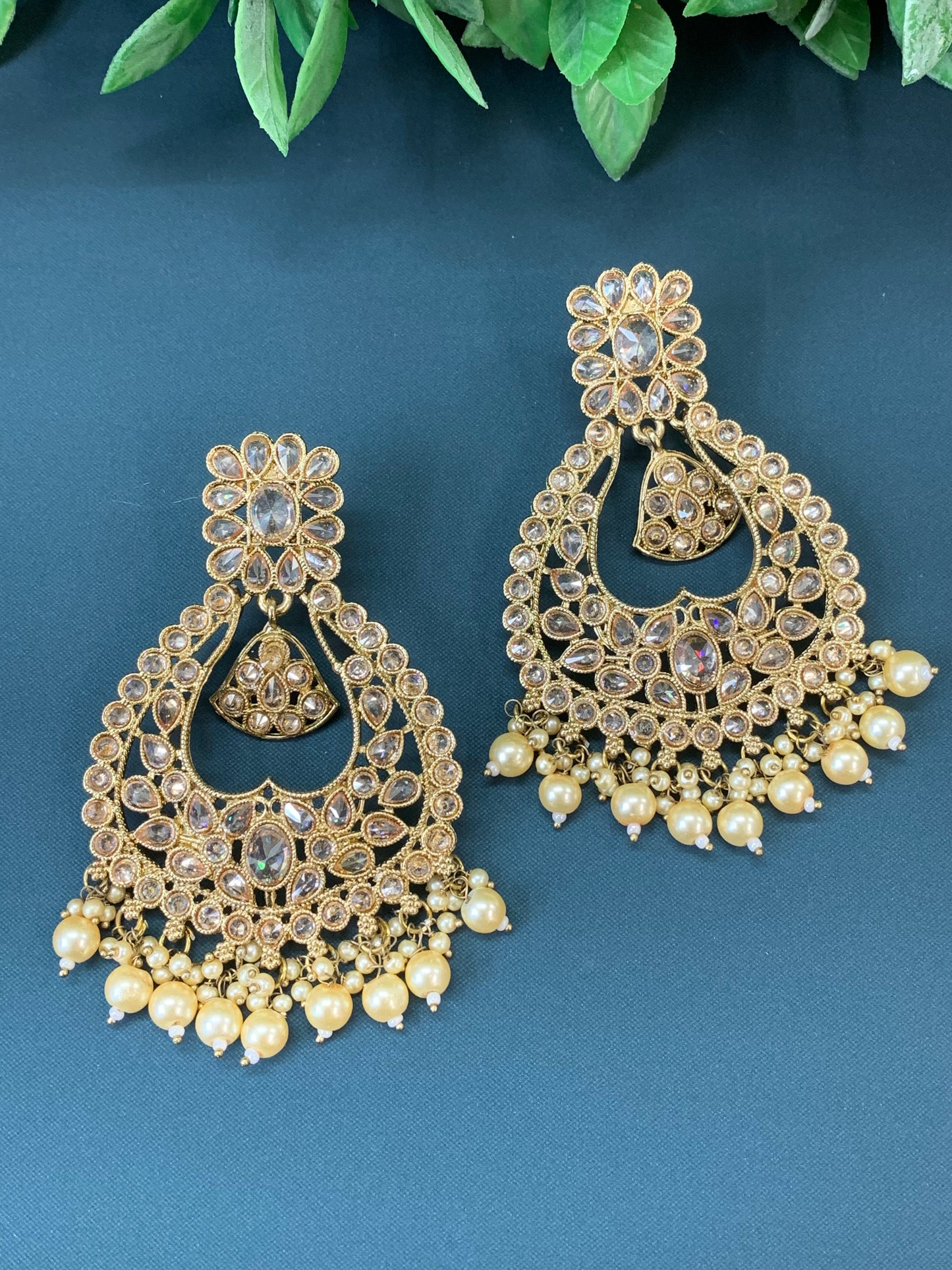 Doli polki Chandbali no tikka antique gold/ pearl
