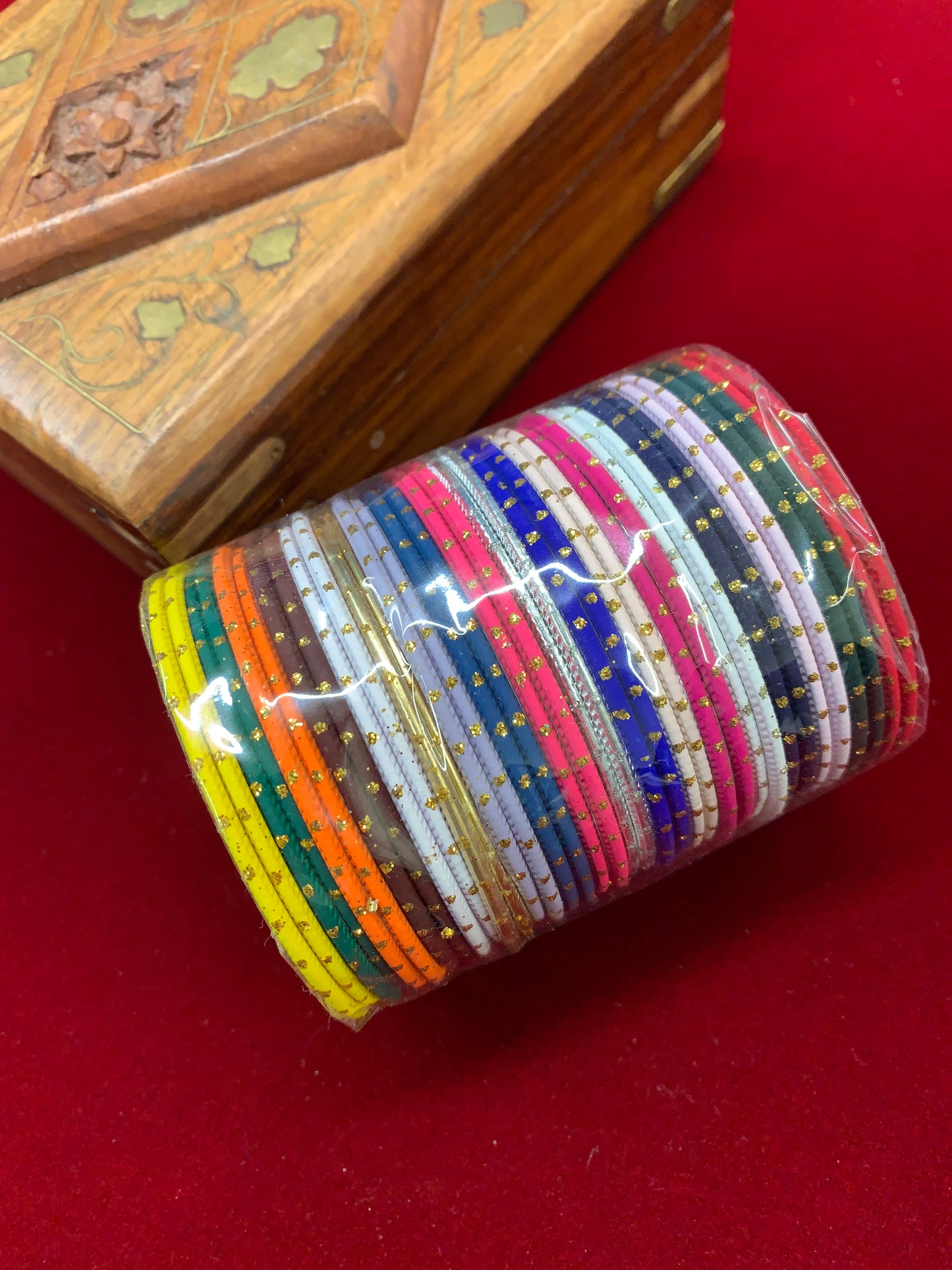 Metal bangle in multi