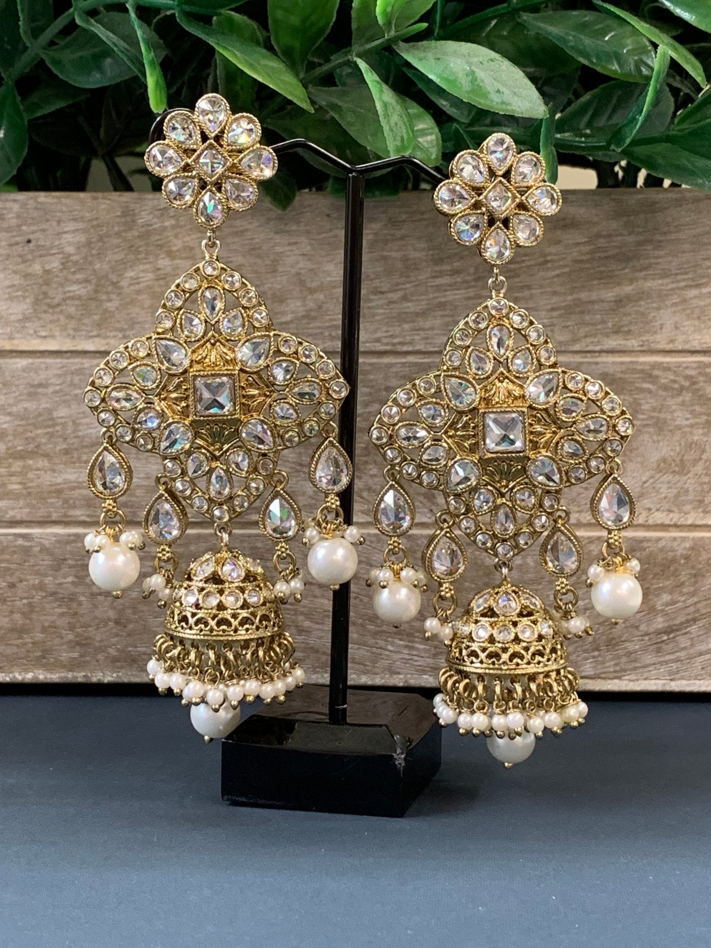 Katha polki jhumki earring antique polk/ gold / clear green