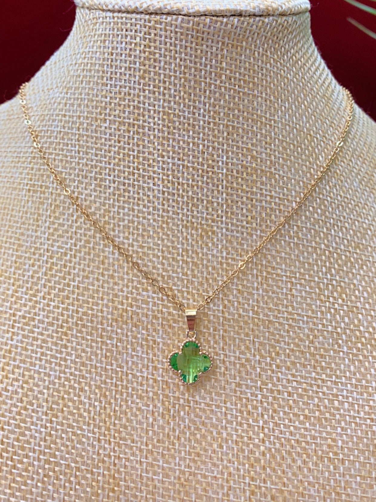 Crystal clover pendant set