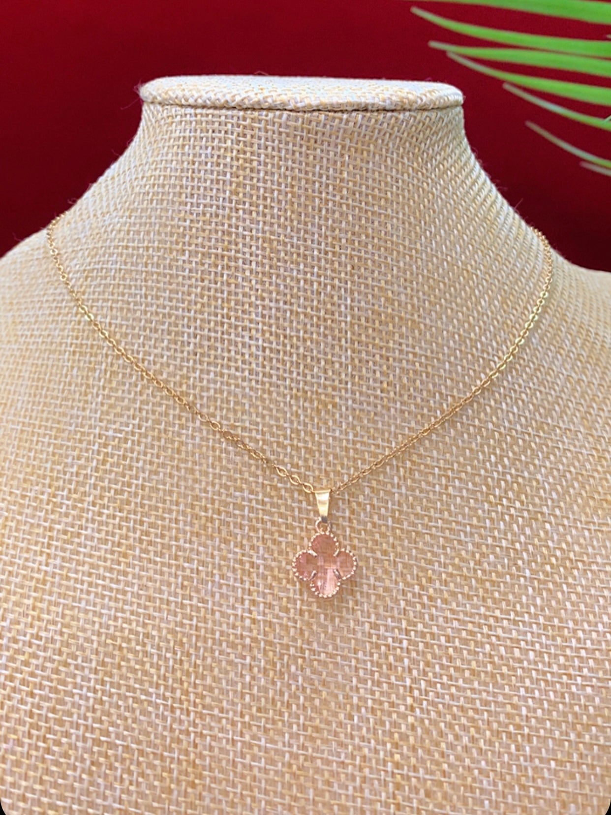 Crystal clover pendant set clear pink