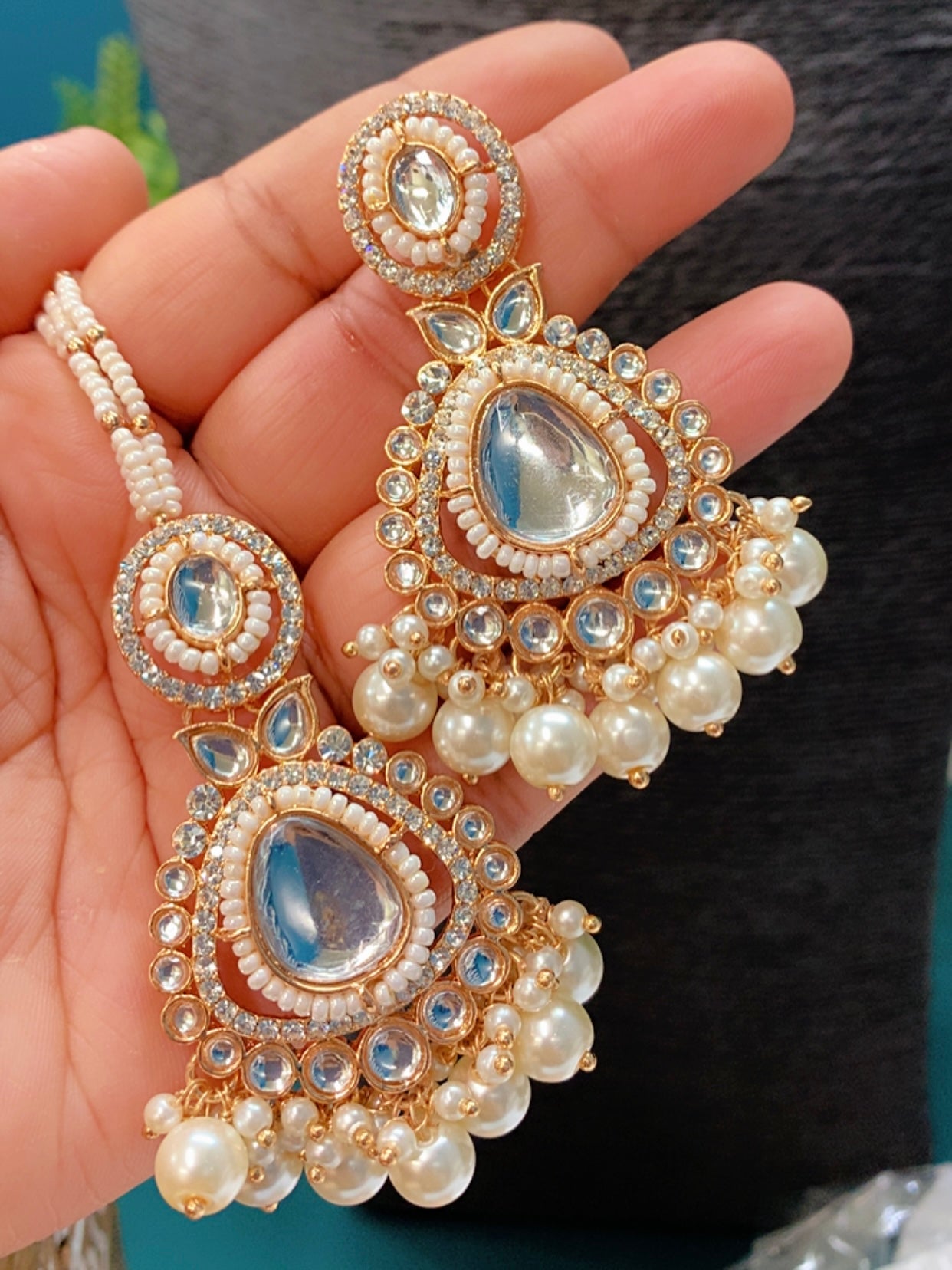 Kundan choker Riyana