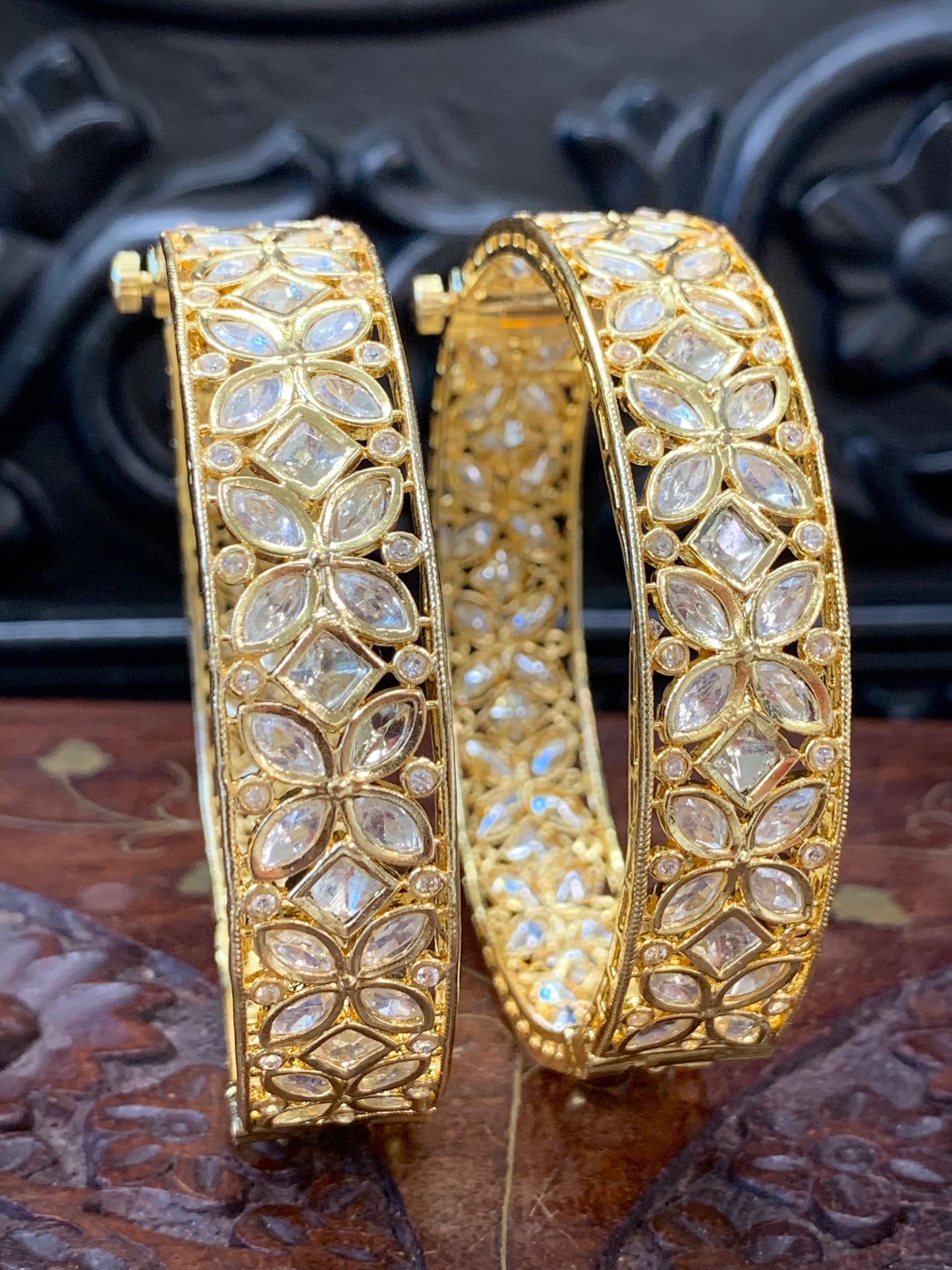 Heeriye tyanni kundan bangle