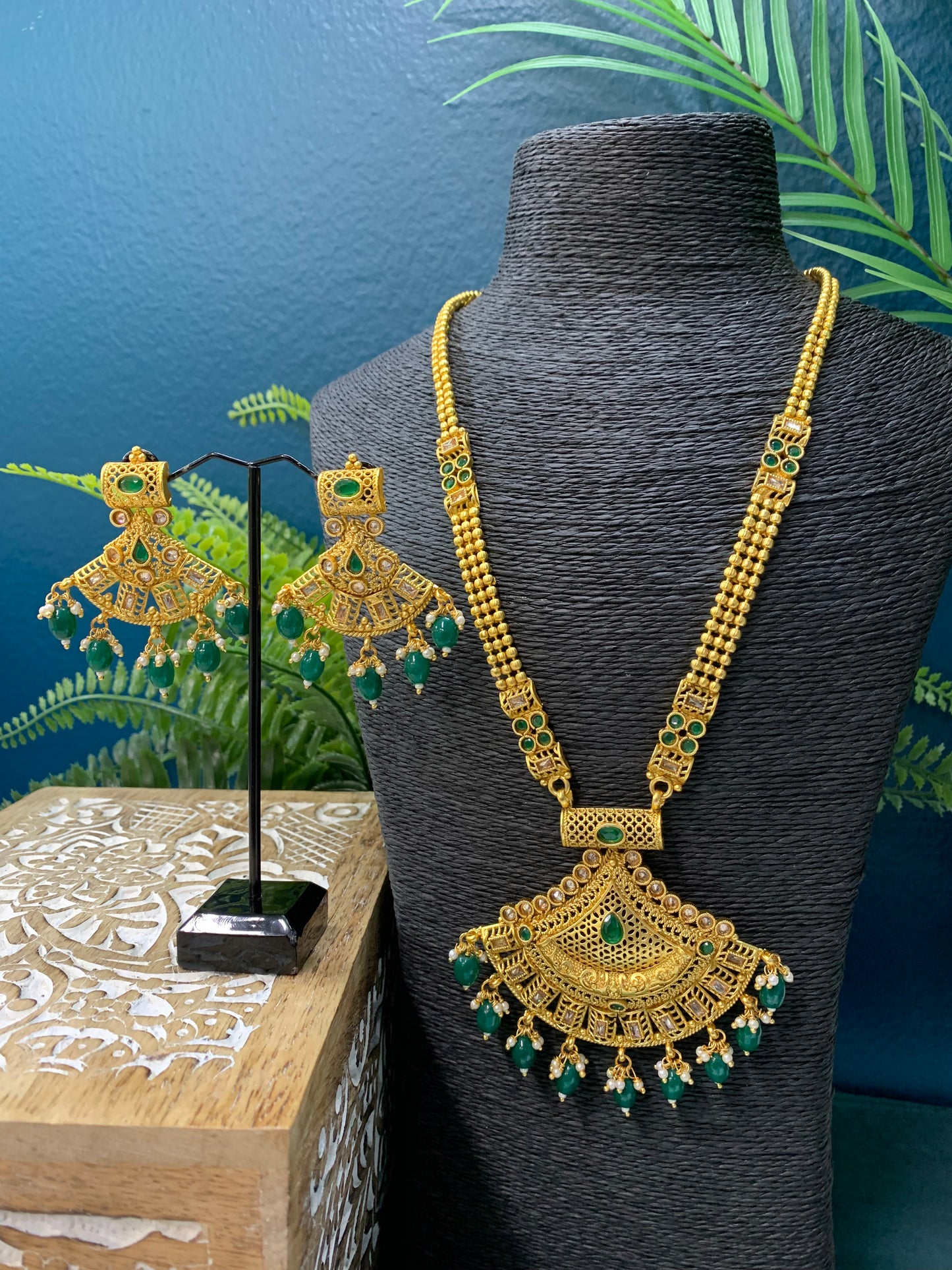 Temple style gold polki mala South Indian haaram