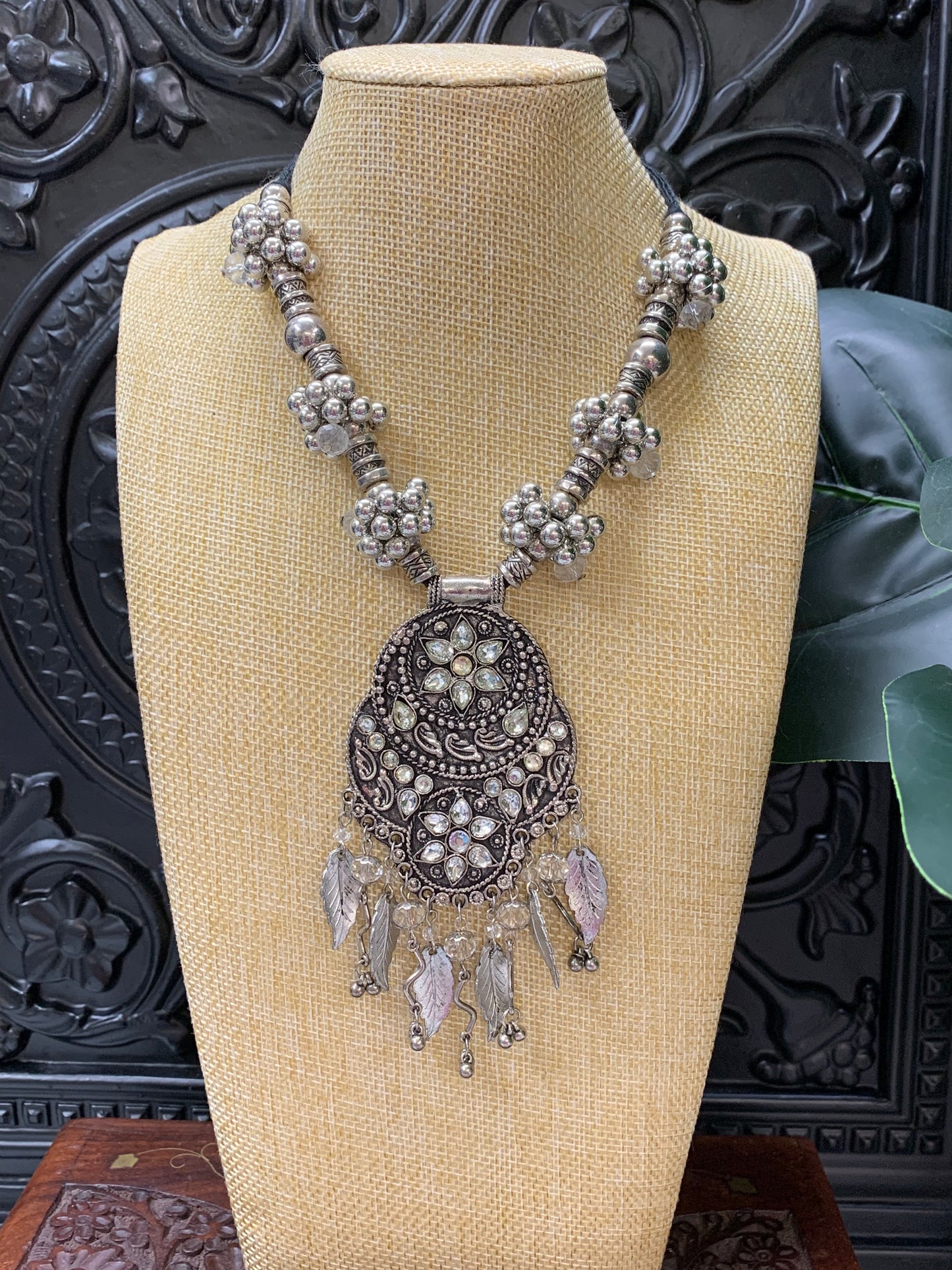 Afgani Black metal oxi with natural stone setting