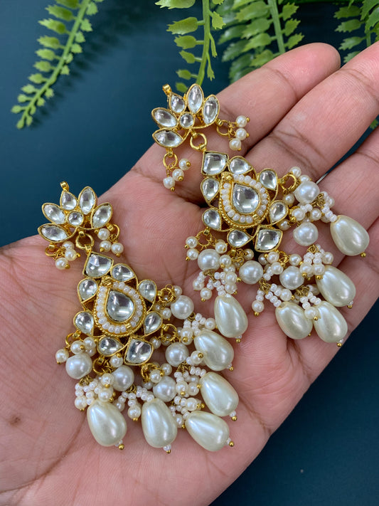 Maisha pachi kundan choker in gold / pearl/ white