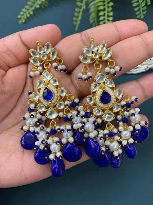 Maisha pachi kundan choker in gold / navy blue