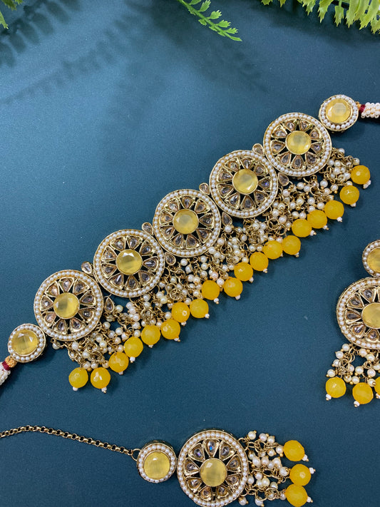 Ayesha polki choker in antique and pastel yellow