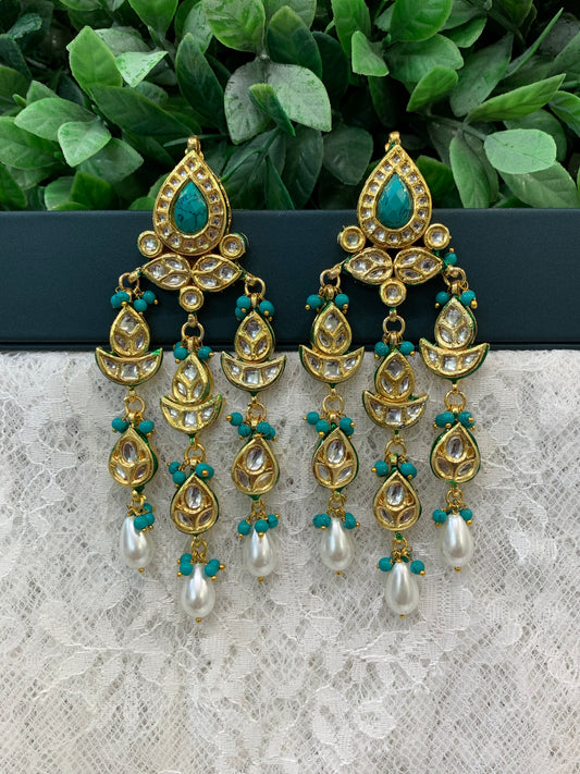 Jasleen Kundan chandbali earring phirozi