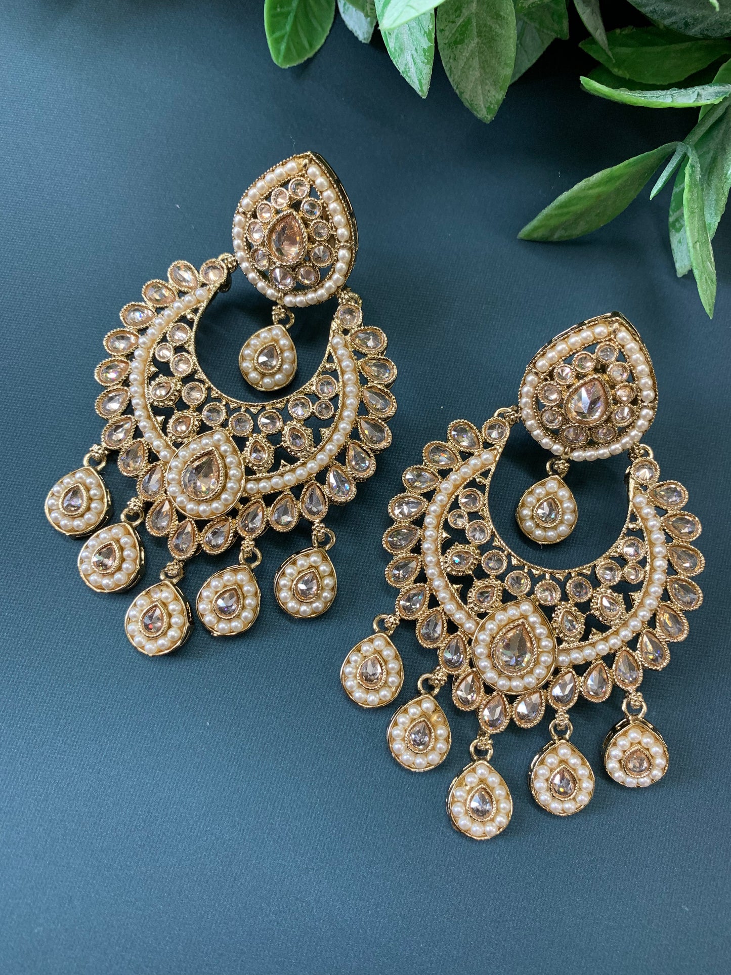 Lia polki Chandbali earring antique gold / pearl