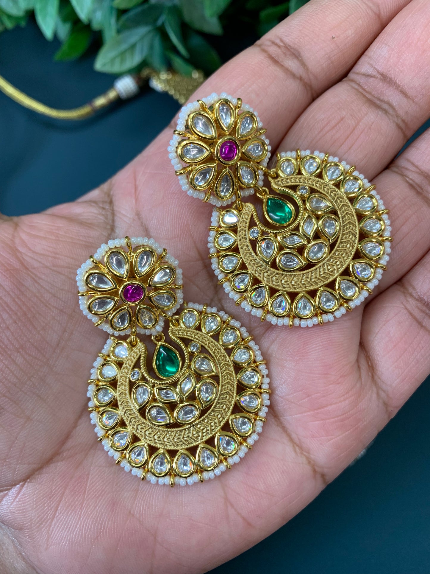Gold plated tyaani kundan pendant necklace