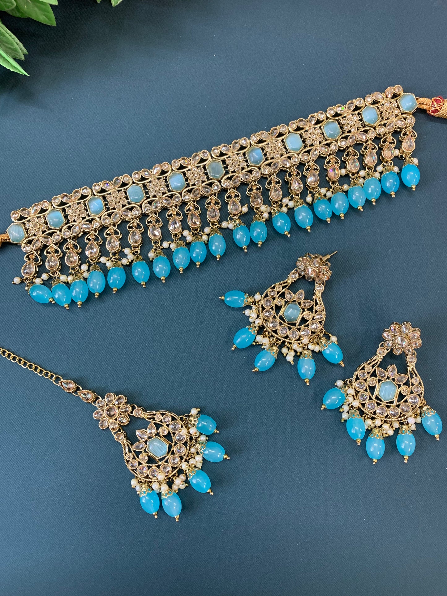 Nicole polki choker in monalisa baby blue / sky blue