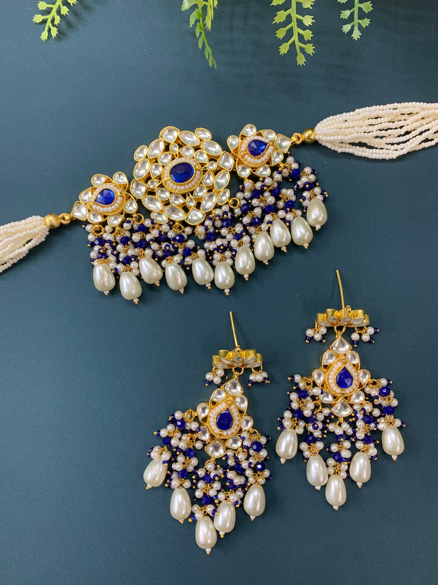 Maisha pachi kundan choker in gold / pearl / navy blue