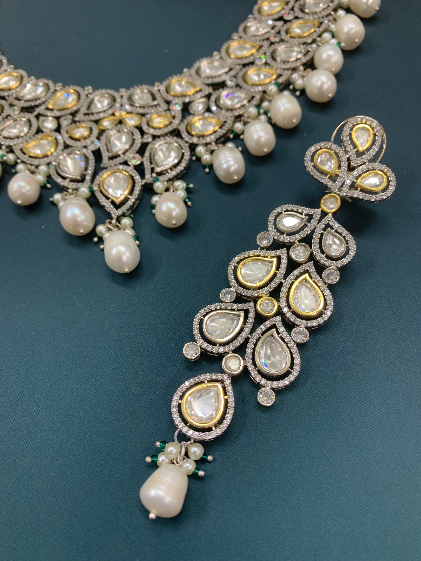 Black and gold Victorian uncut kundan necklace with earring and Tikka