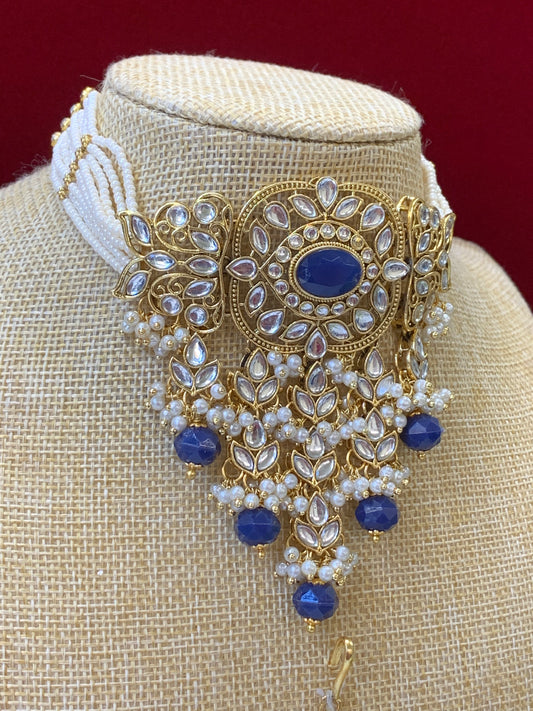 Iiyana kundan choker necklace with matching jhumka Tikka