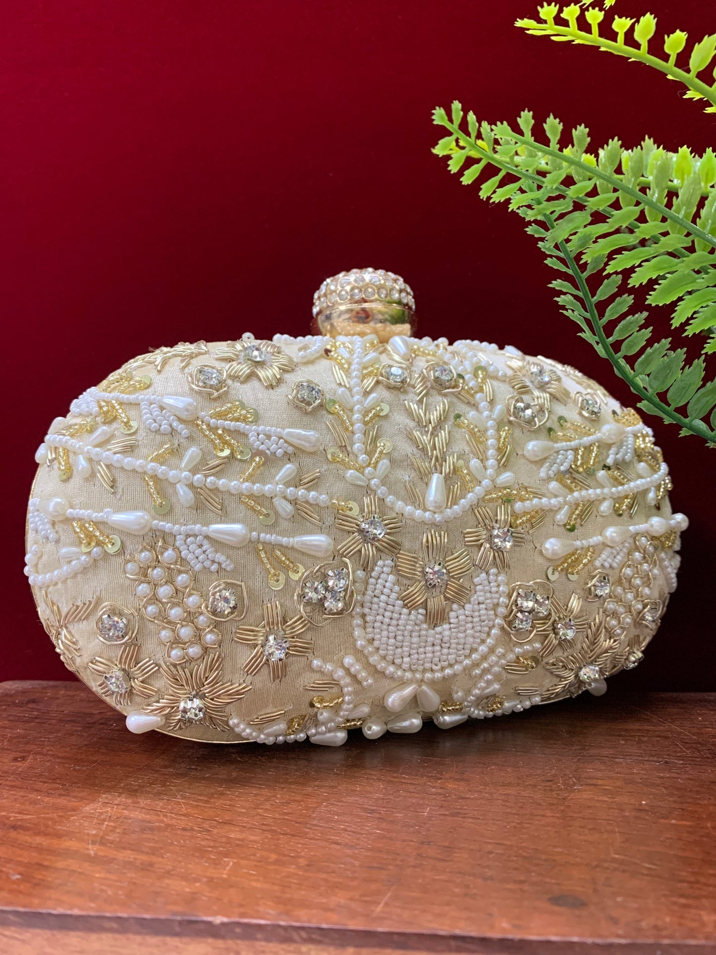 Women’s handbag/clutch white (eggshell)