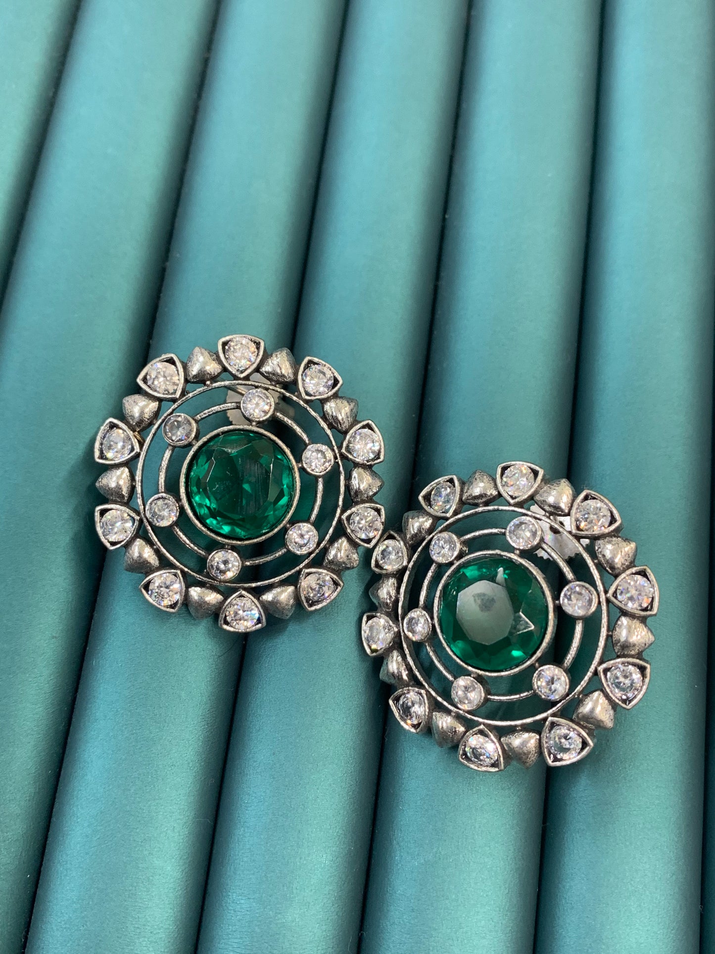 Replica oxi stud earring/tops