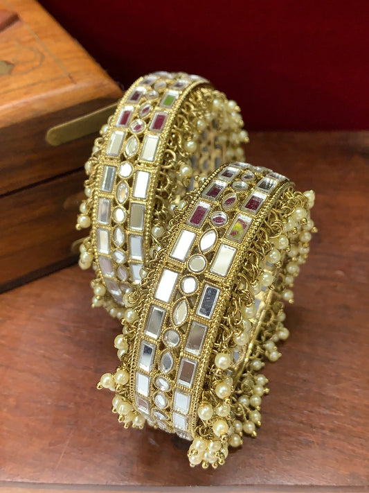 Moni mirror kundan bangle with pearl in antique