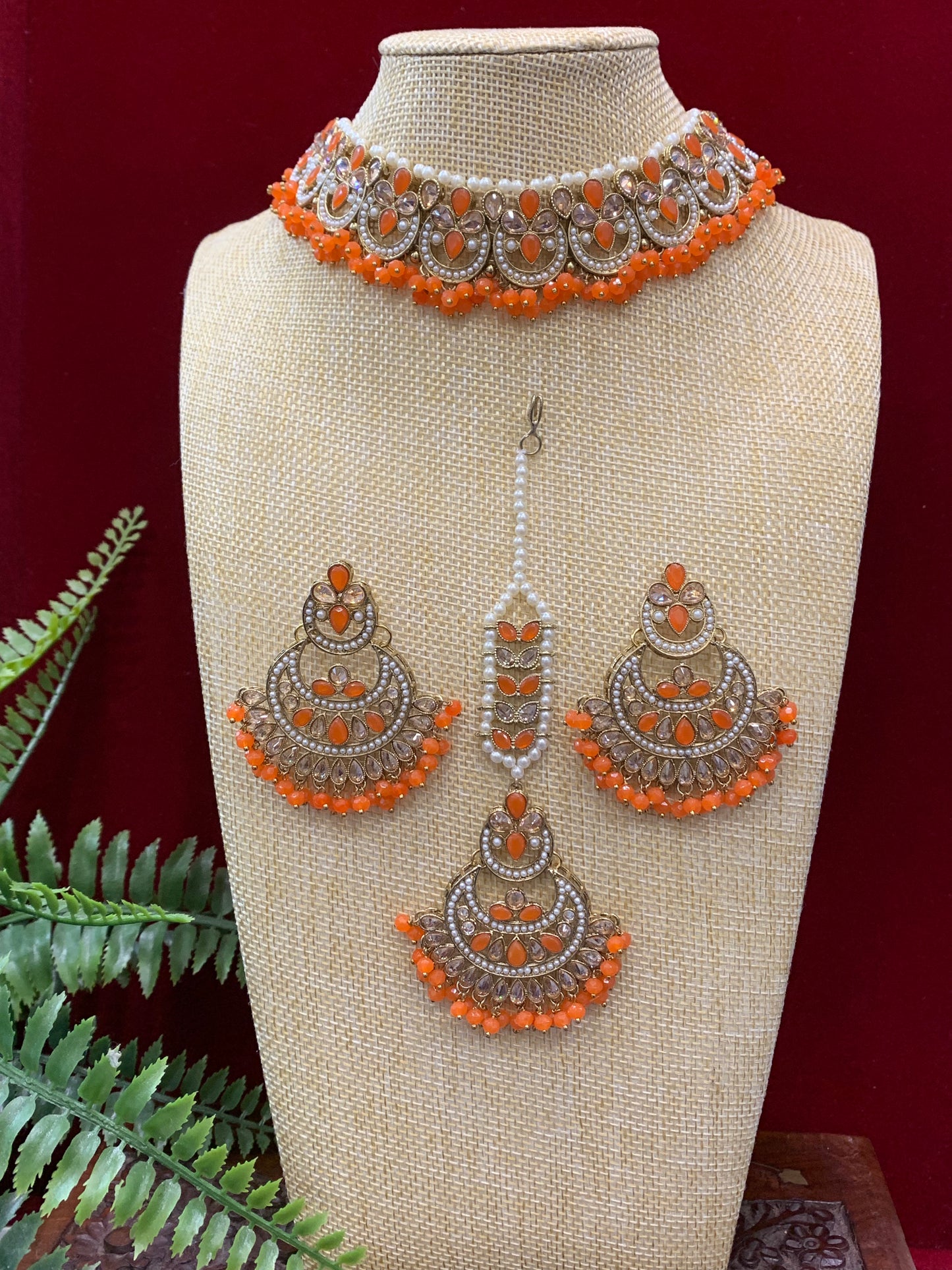 Azu polki necklace in orange