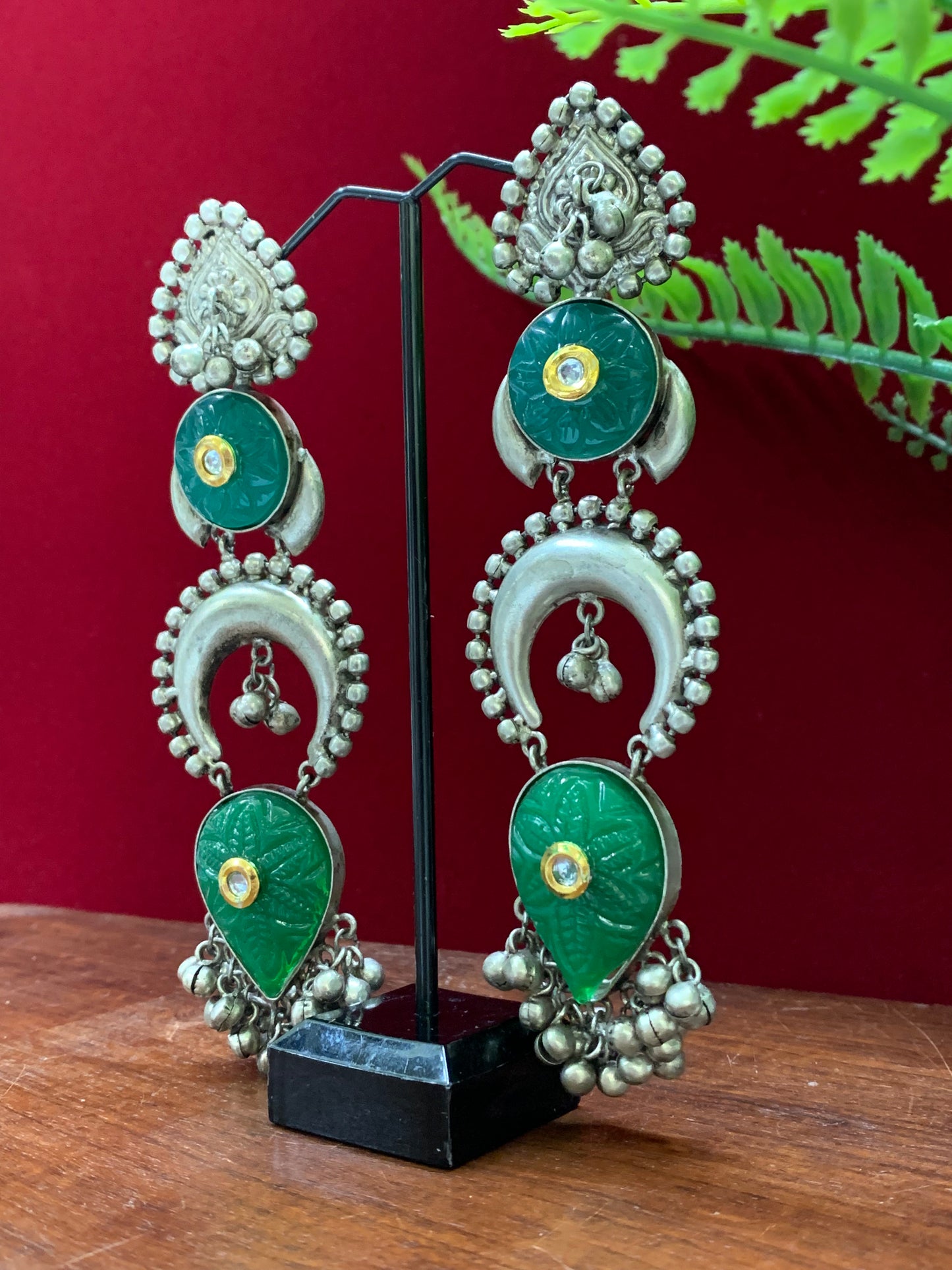 Silver replica fusion earring in emerald green