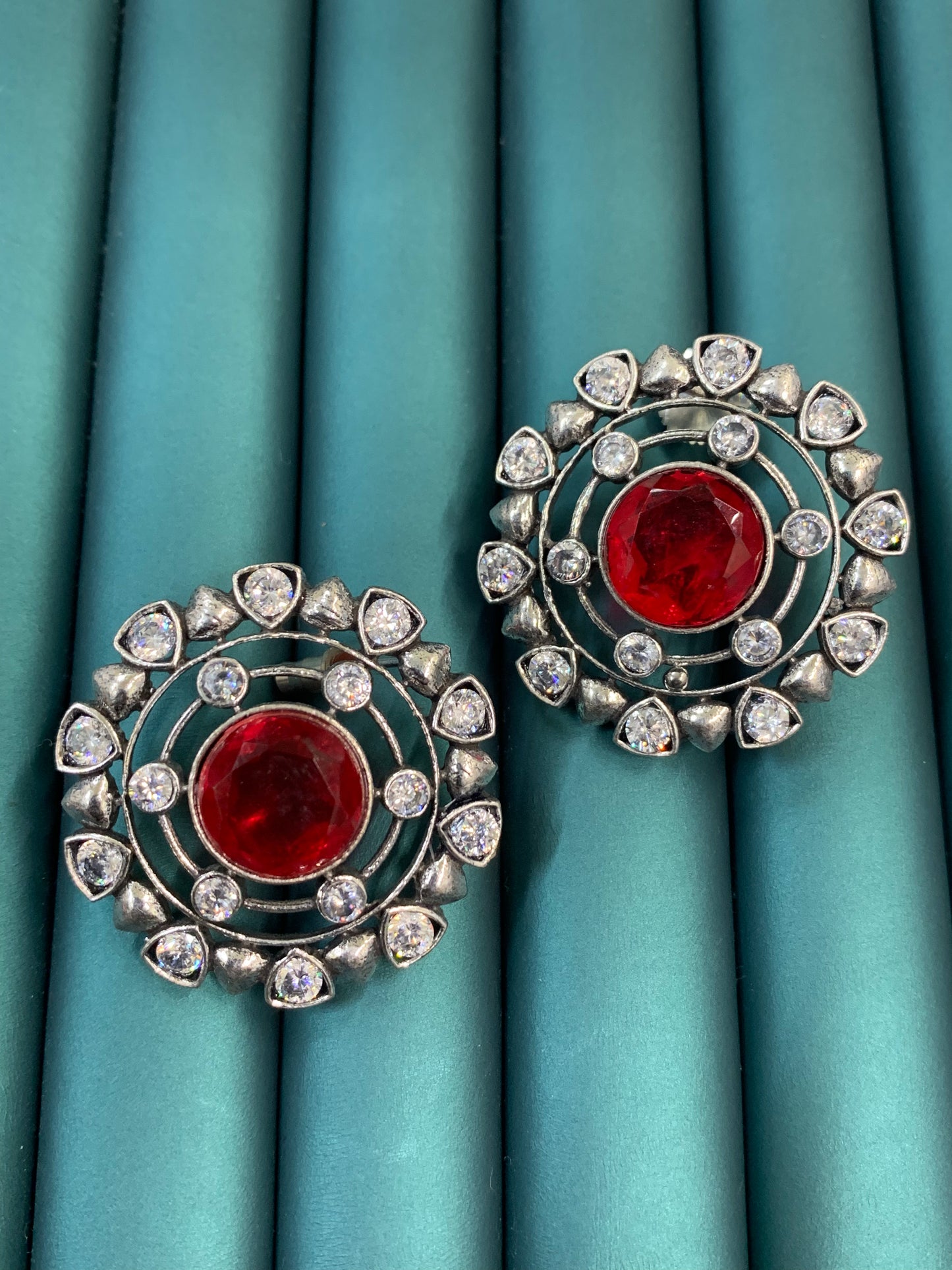 Replica oxi stud earring/tops
