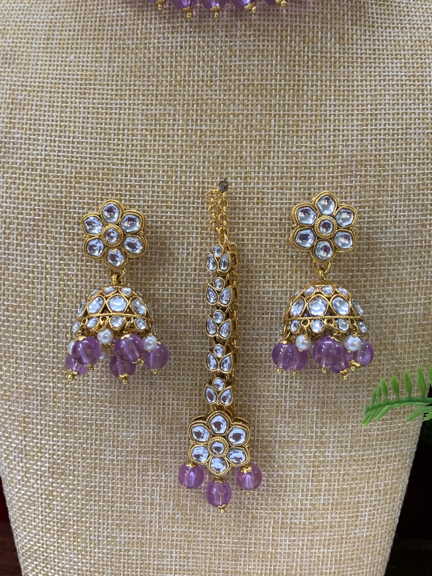 Robbi kundan necklace in lilac lavender