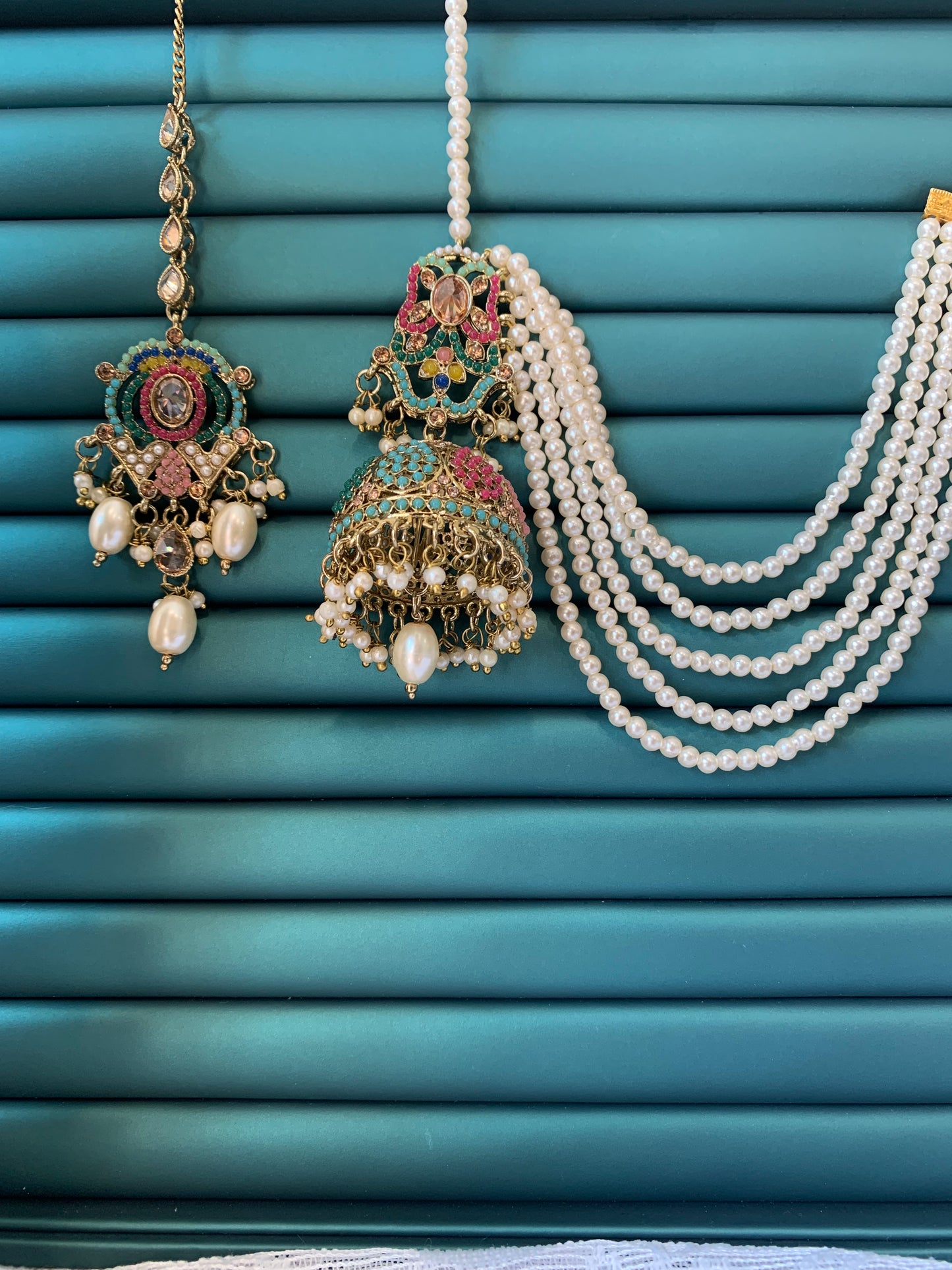 Charul necklace set in multi