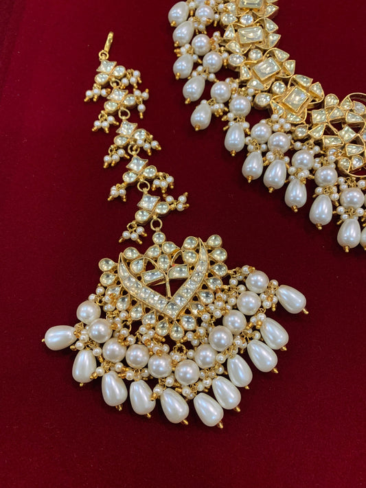 Munia bridal pachi kundan necklace set with jhumki and tikka