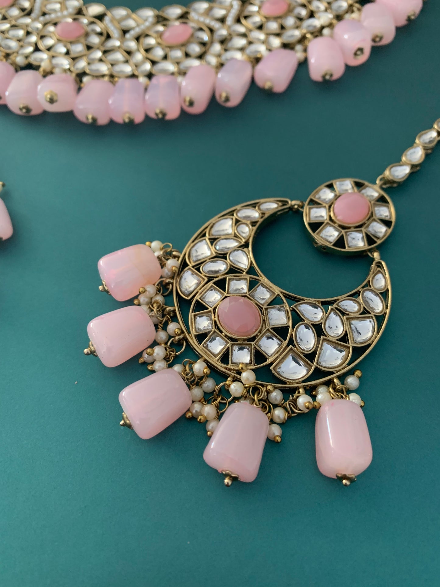 Kundan necklace set Raisa in light pink