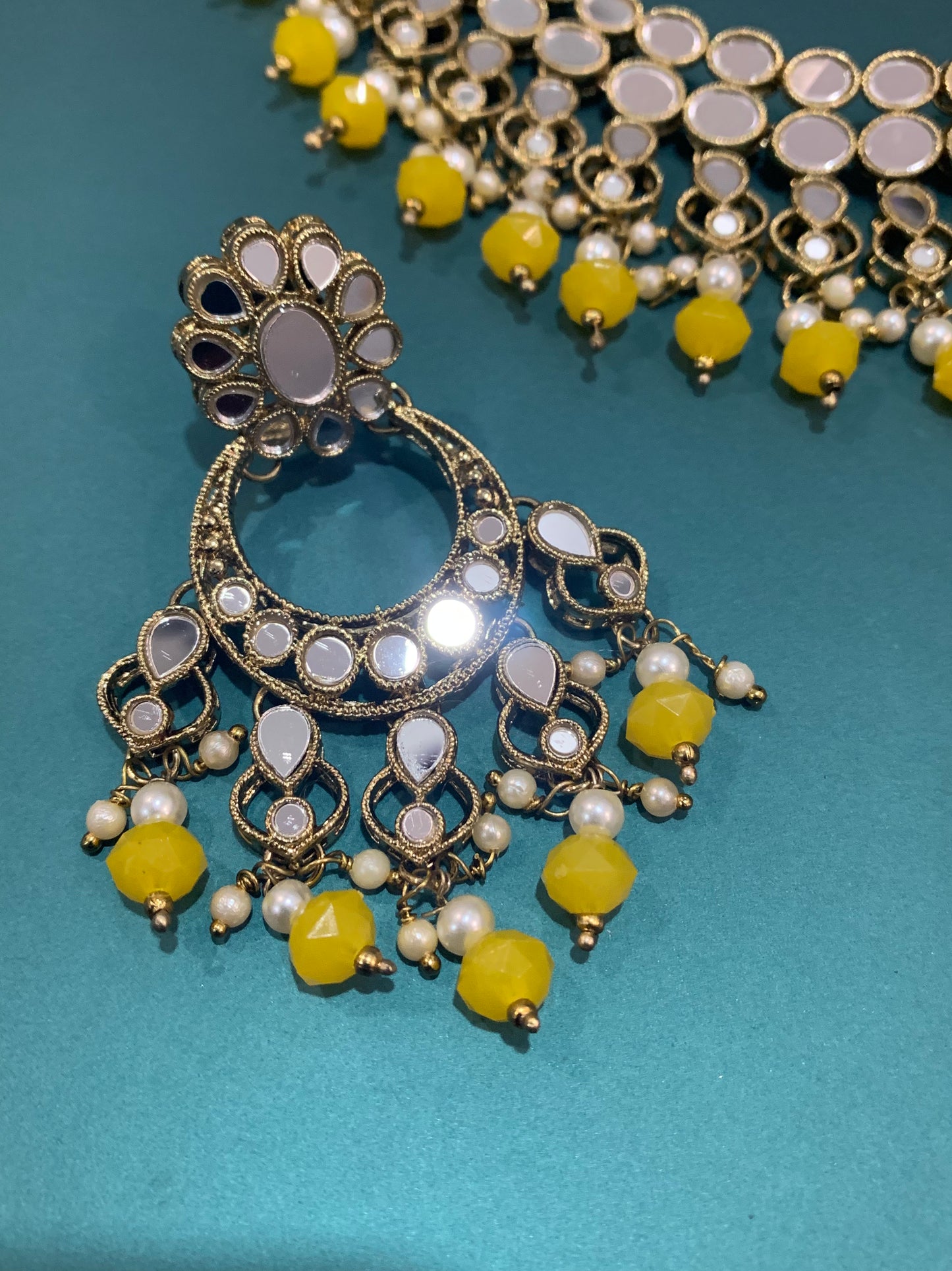 Yellow choker necklace Toni