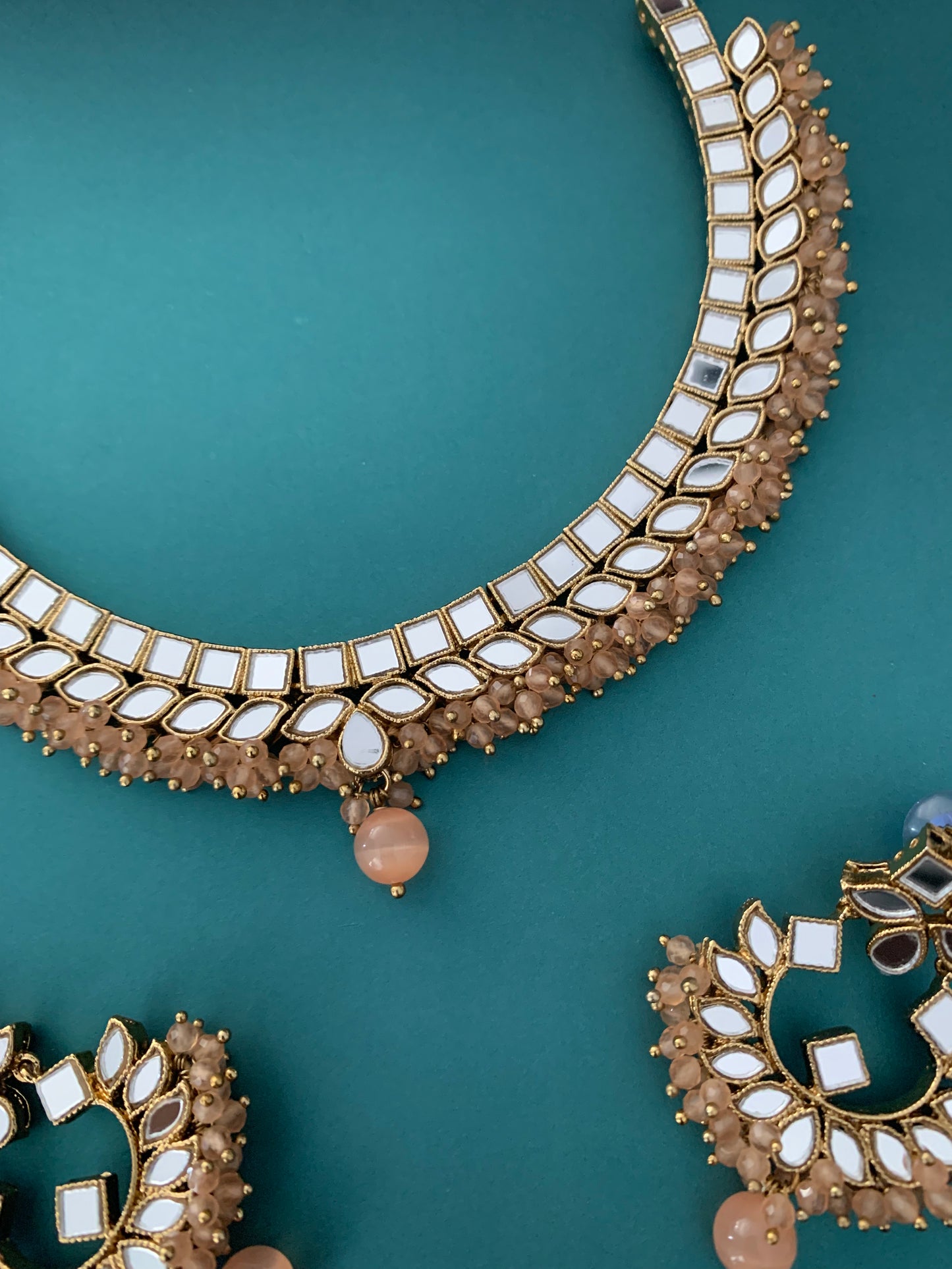 Melody mirror choker peach