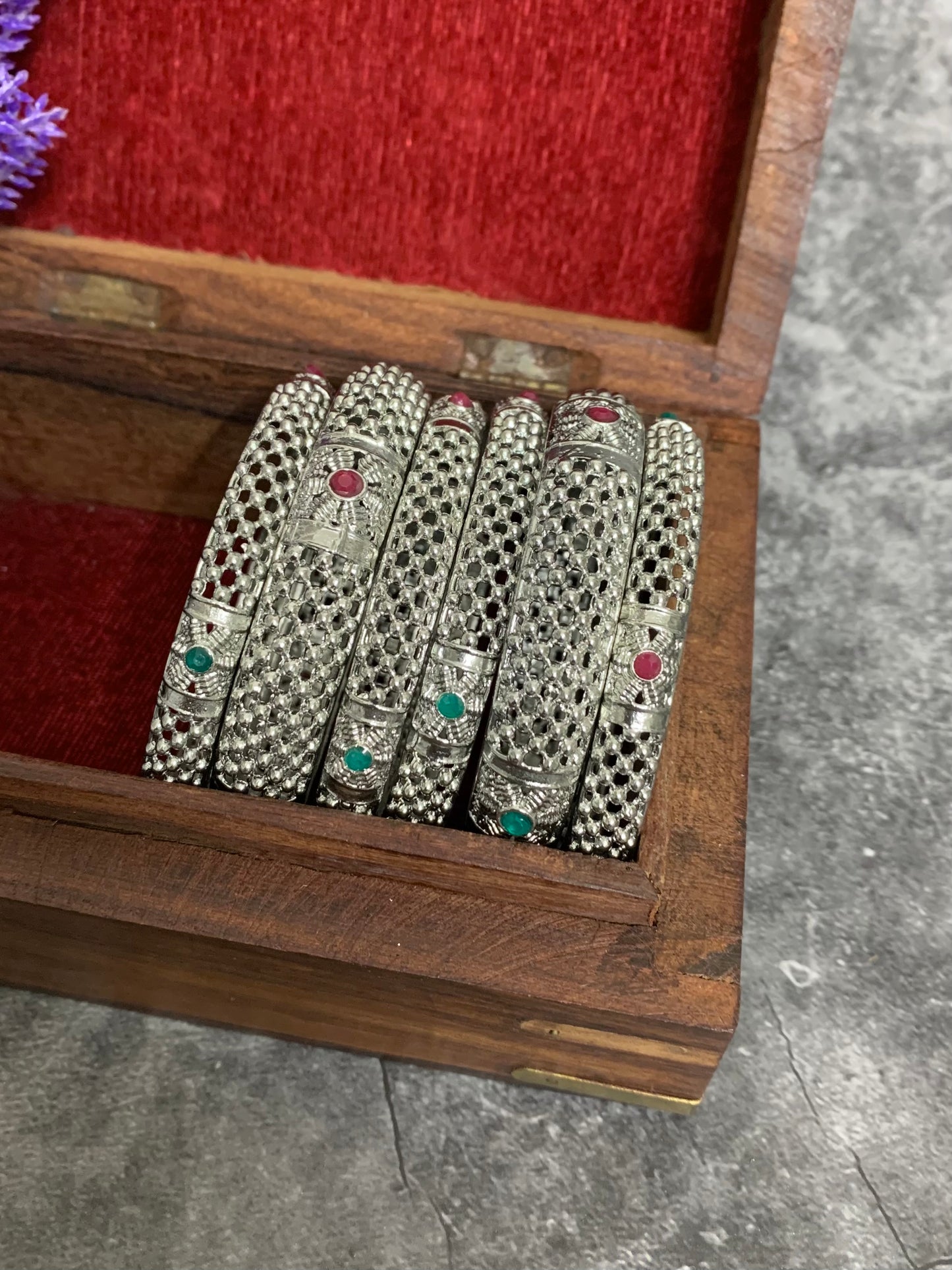 Amena silver bangle set