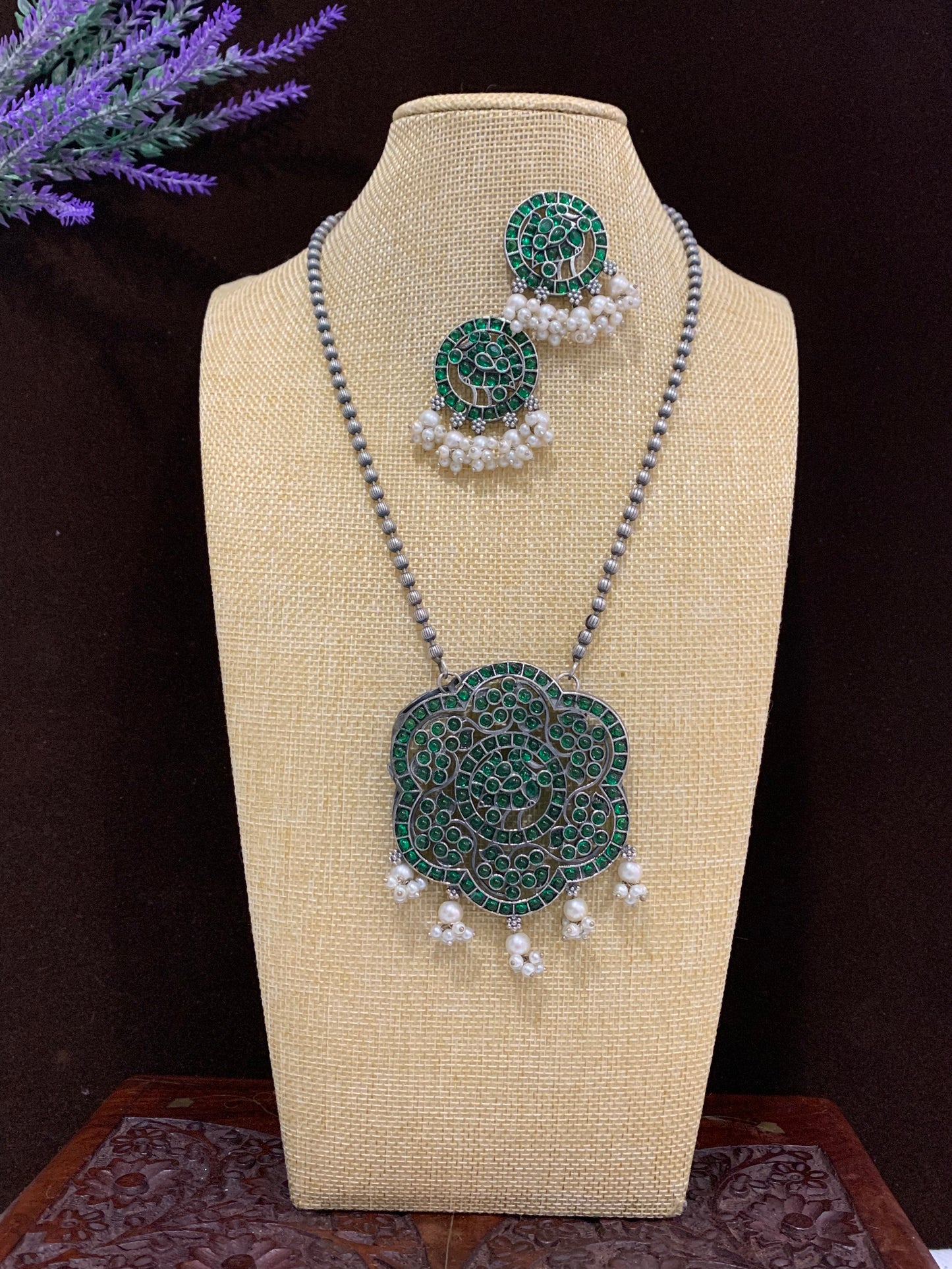 Emerald color oxi pendant